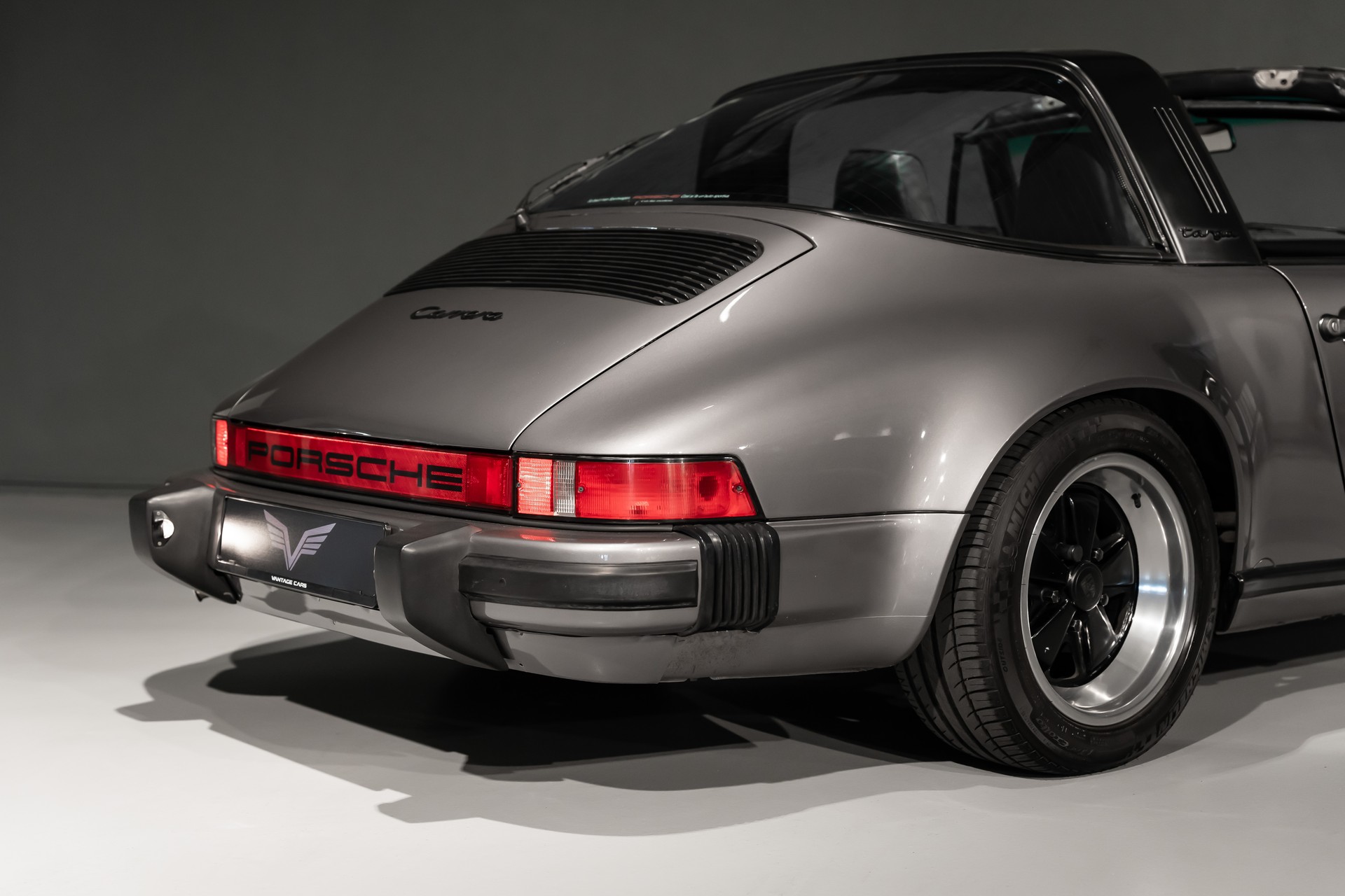PORSCHE 911 Carrera Targa-image-9