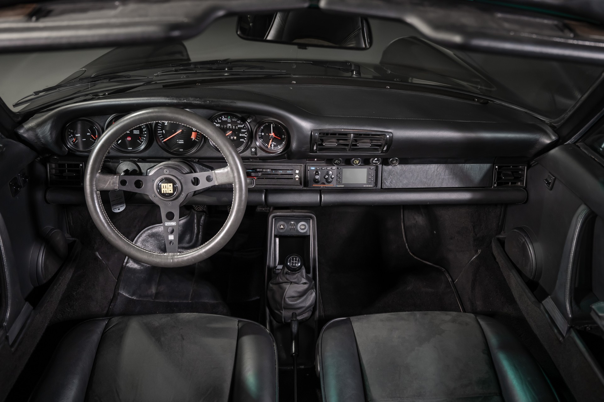 PORSCHE 911 Carrera Targa-image-14