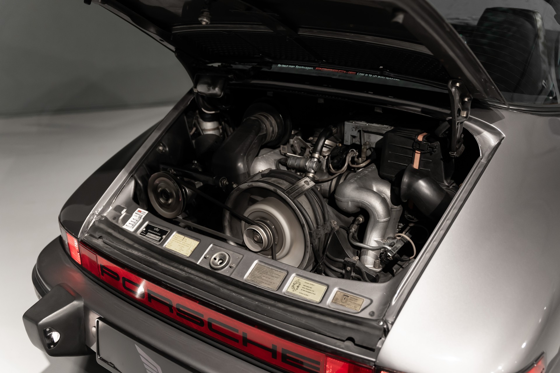 PORSCHE 911 Carrera Targa-image-11