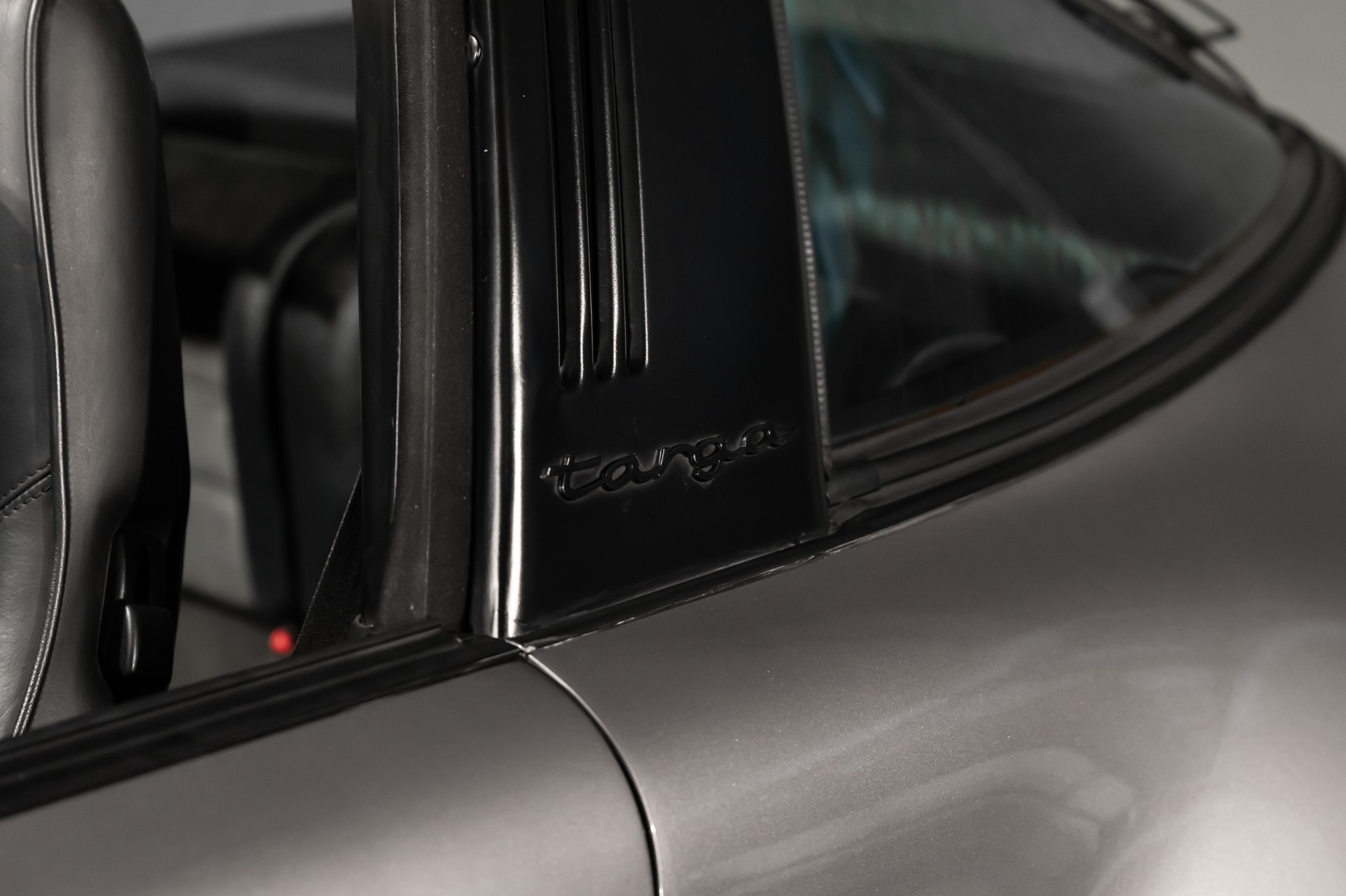 PORSCHE 911 Carrera Targa-image-10