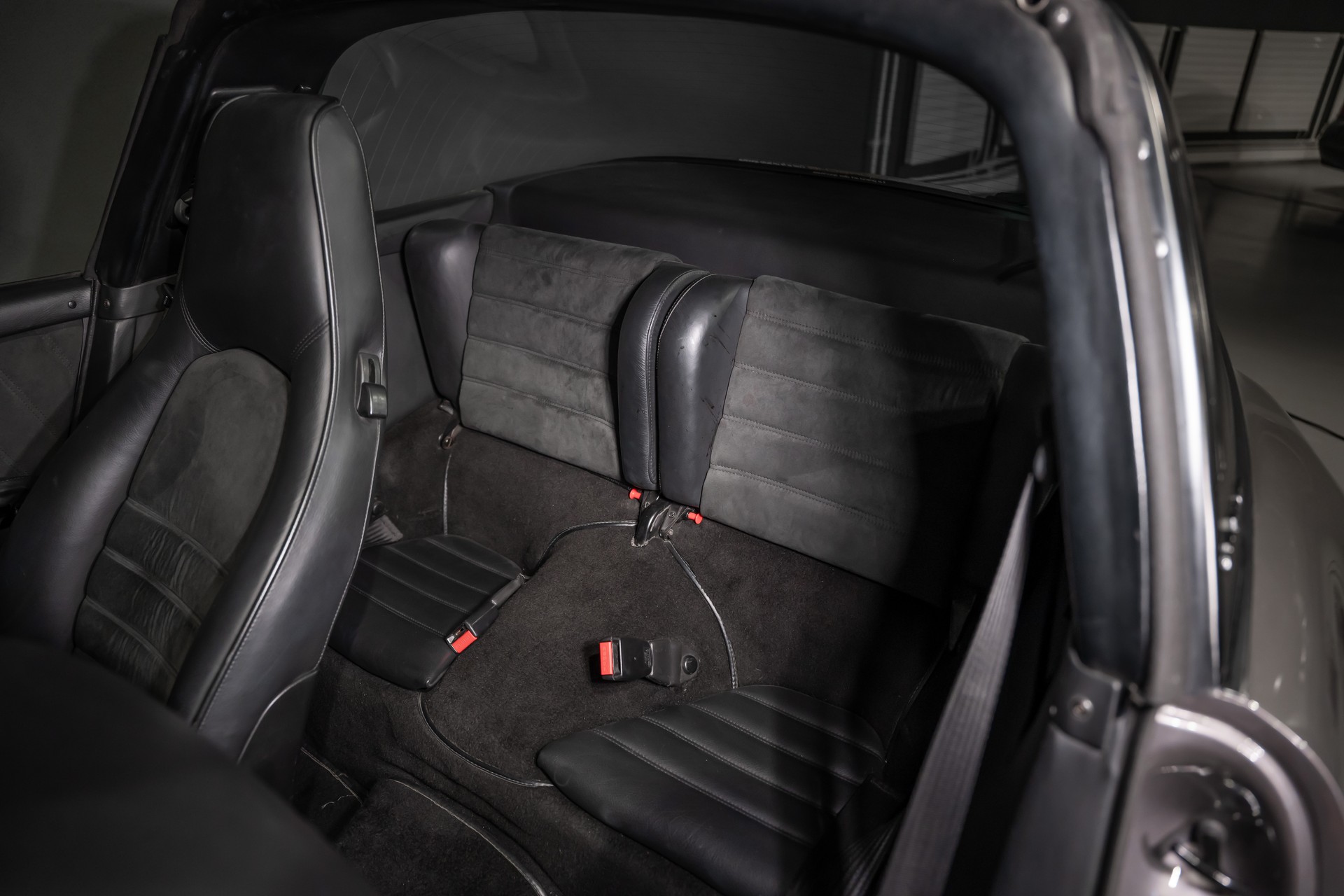 PORSCHE 911 Carrera Targa-image-19