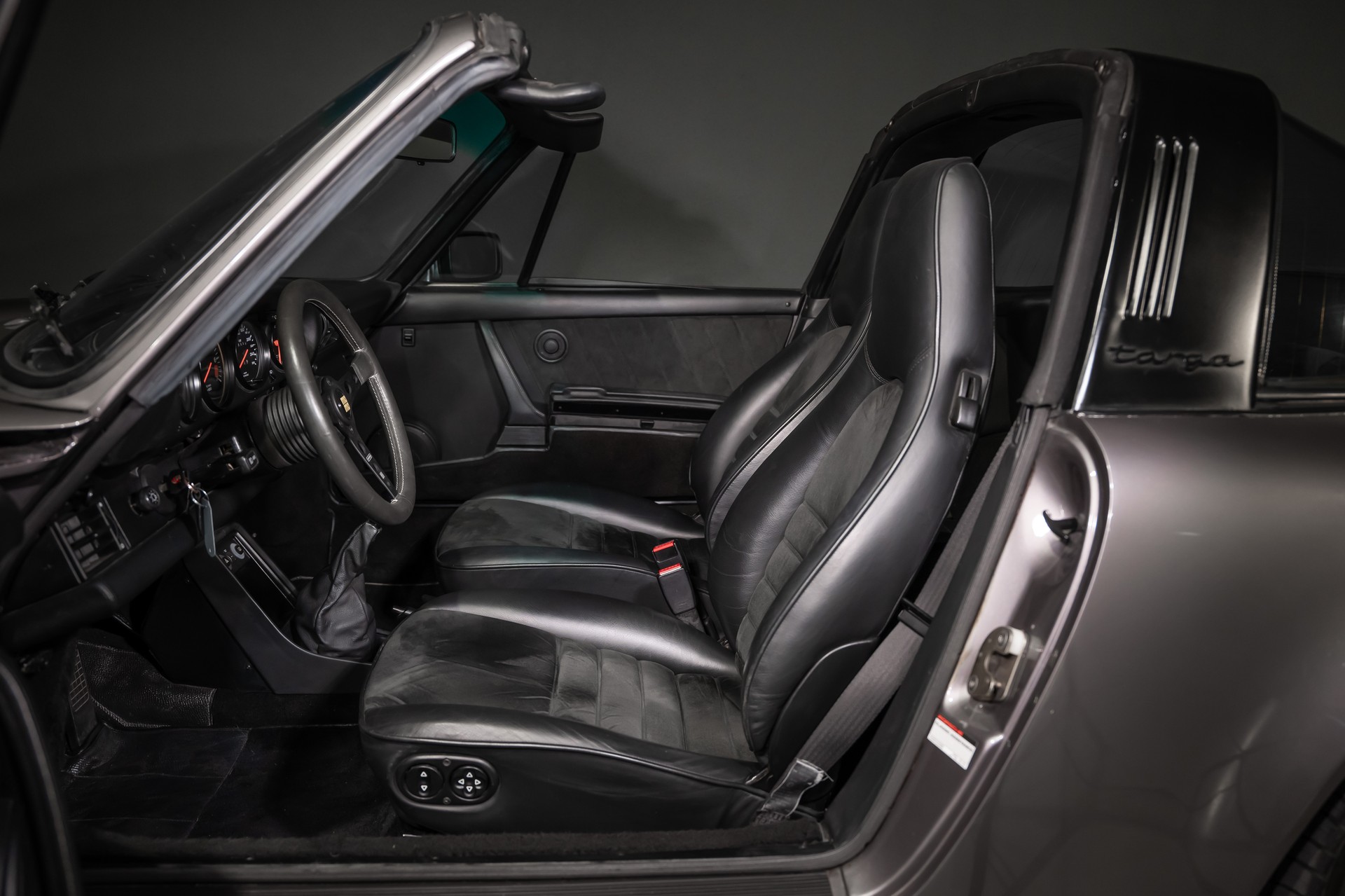 PORSCHE 911 Carrera Targa-image-16