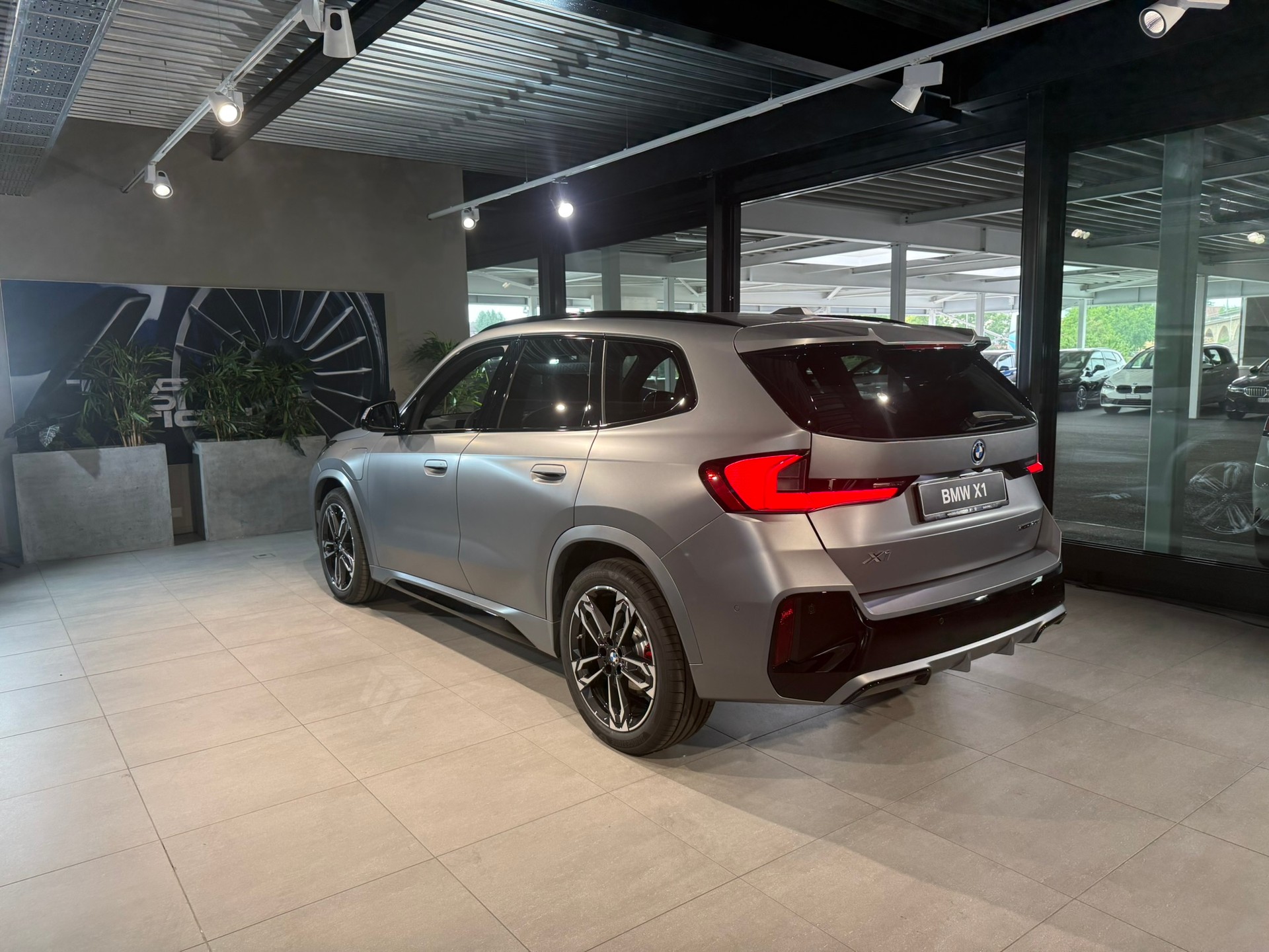 BMW X1 xDrive 30e M Sport Pro-showroom-element-3