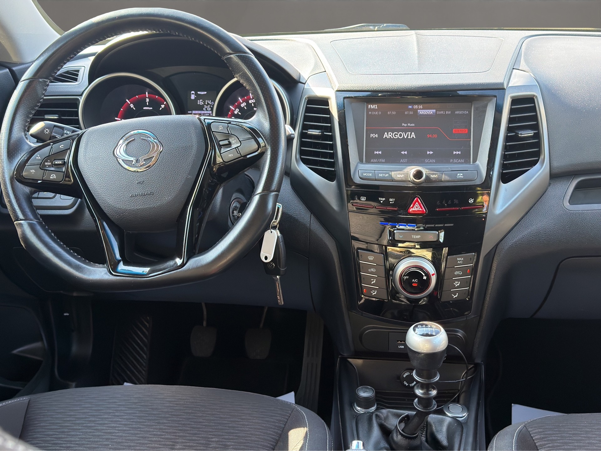 KGM-SsangYong XLV 1.6 eXDi Crystal 2WD-image-9