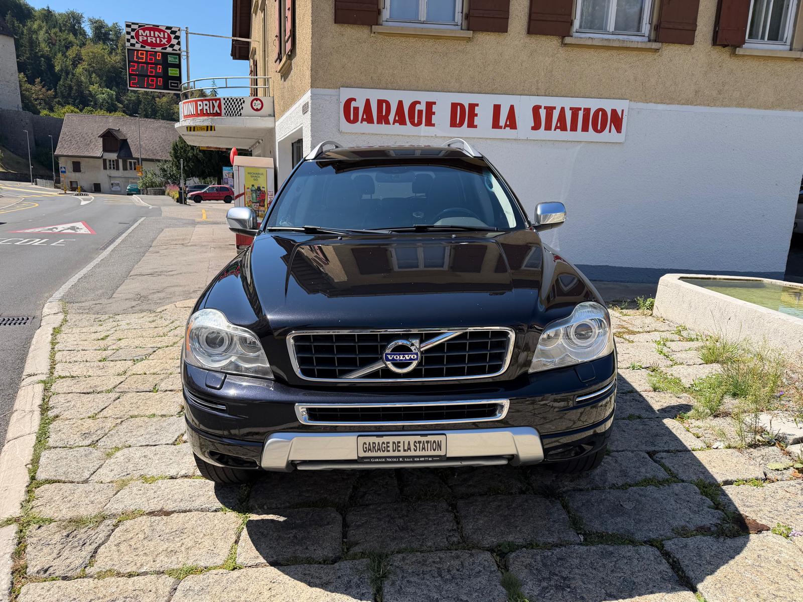 VOLVO XC90 D5 AWD Momentum Geartronic-image-1
