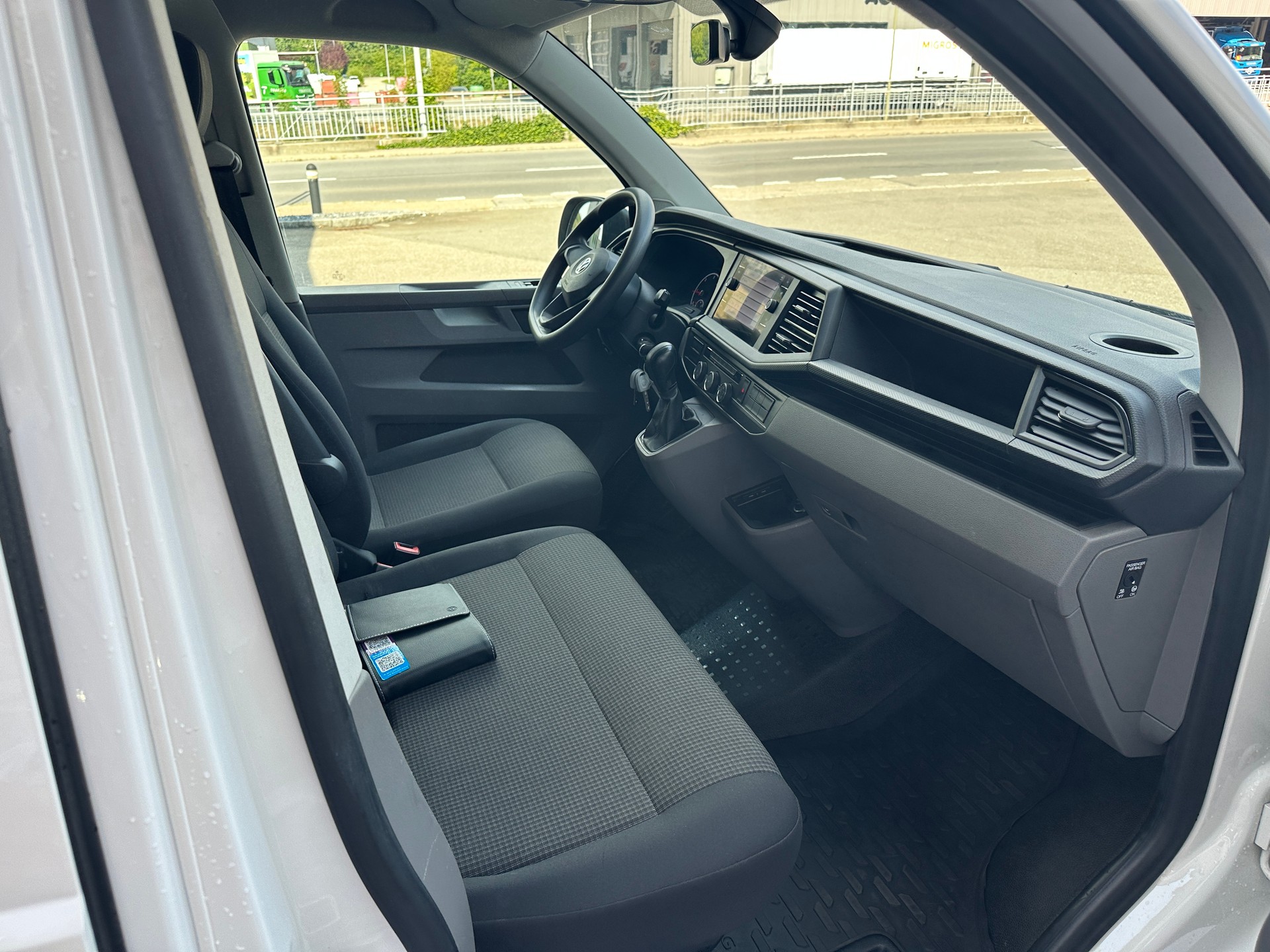 VW T6.1 2.0 TDI DSG-image-5