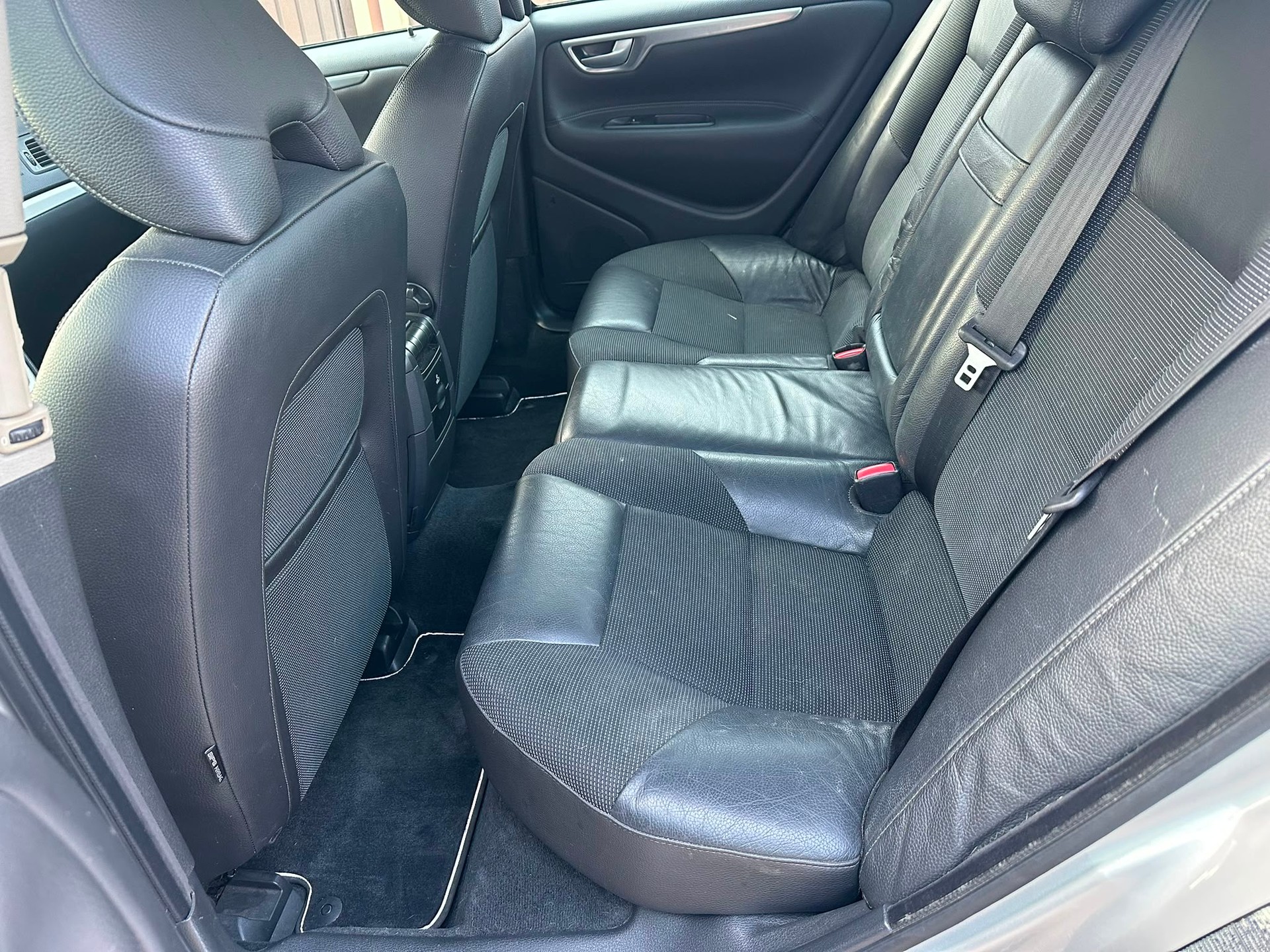 VOLVO S60 2.5T AWD Momentum / FRISCH AB MFK-image-13