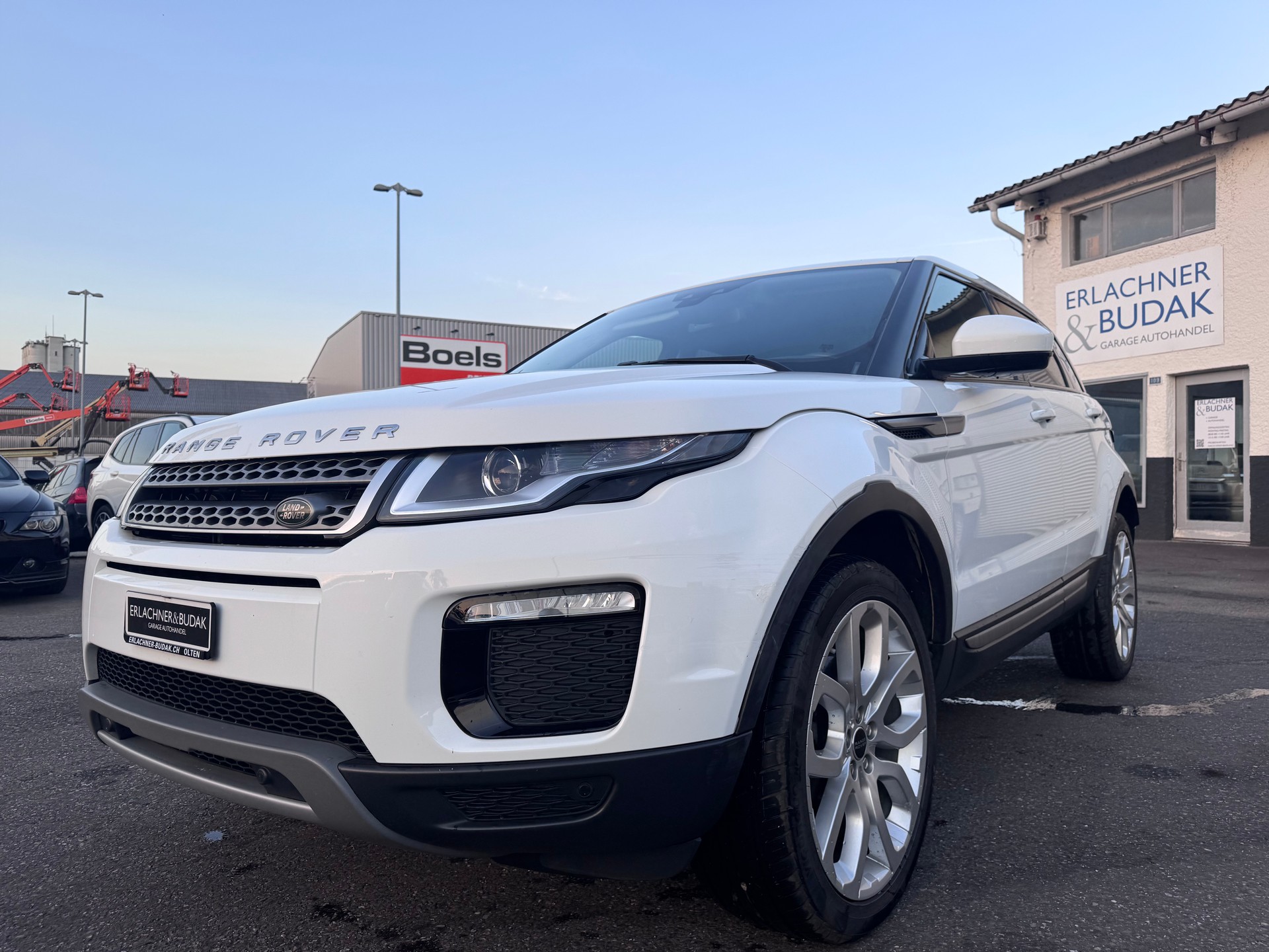 LAND ROVER Range Rover Evoque 2.0 TD4 SE Advantage AT9-showroom-element-1