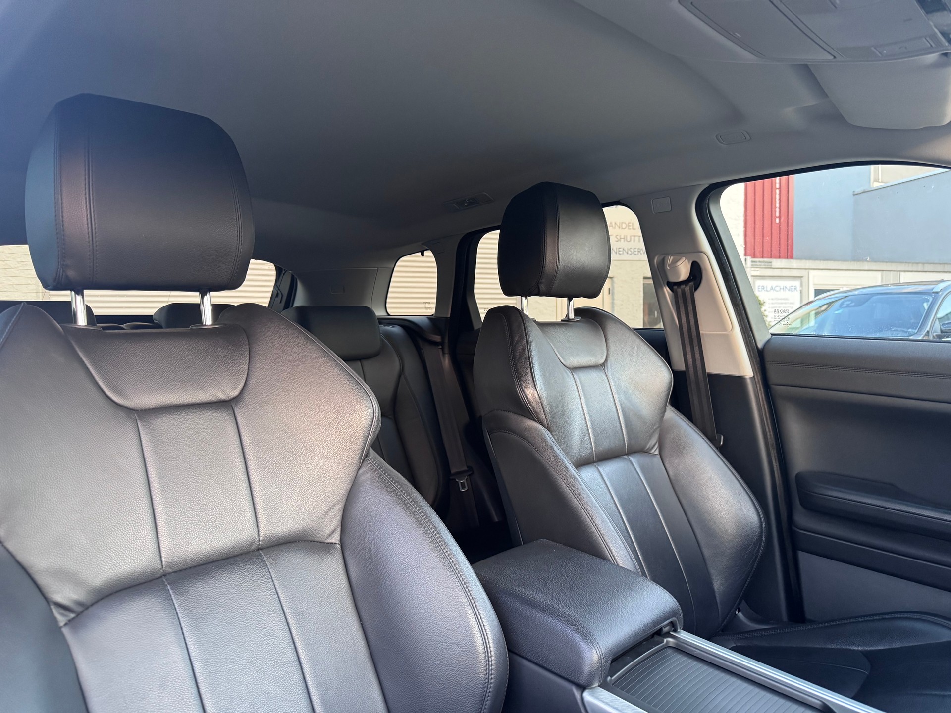 LAND ROVER Range Rover Evoque 2.0 TD4 SE Advantage AT9-image-13