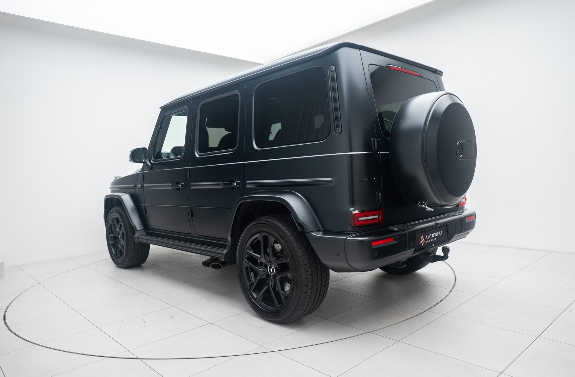 MERCEDES-BENZ G 63 AMG 9G-Tronic-showroom-element-2