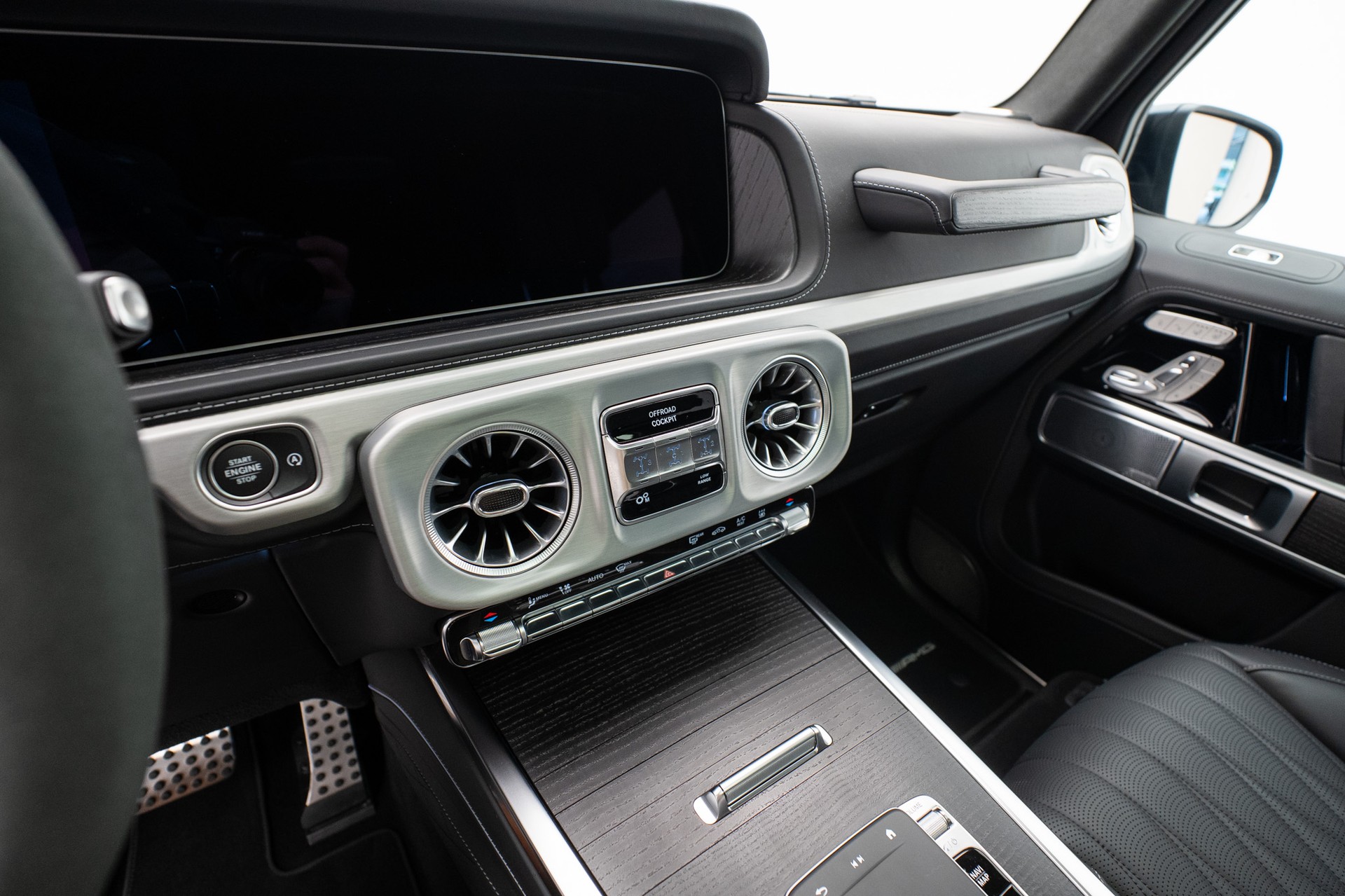MERCEDES-BENZ G 63 AMG 9G-Tronic-image-11
