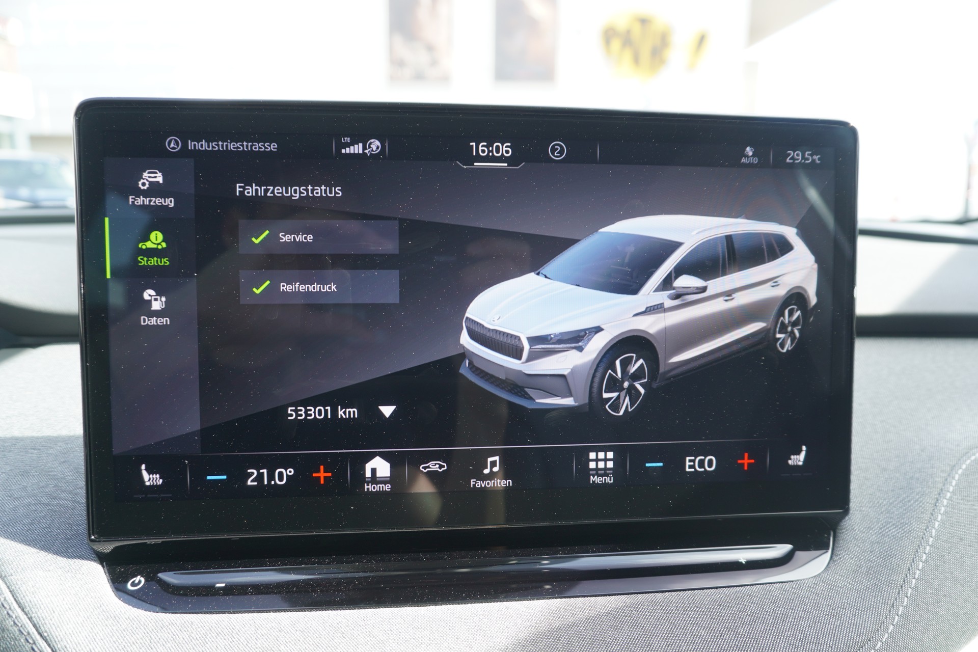 SKODA Enyaq iV 80-image-30