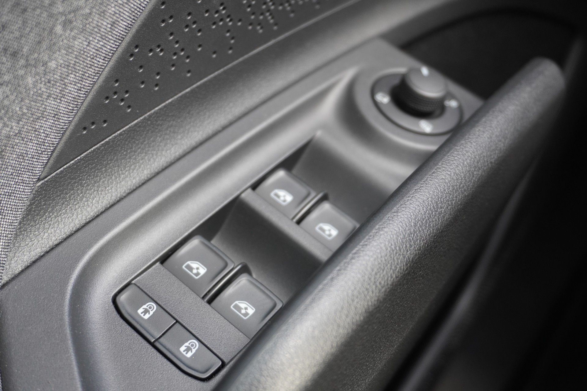 SKODA Enyaq iV 80-image-35