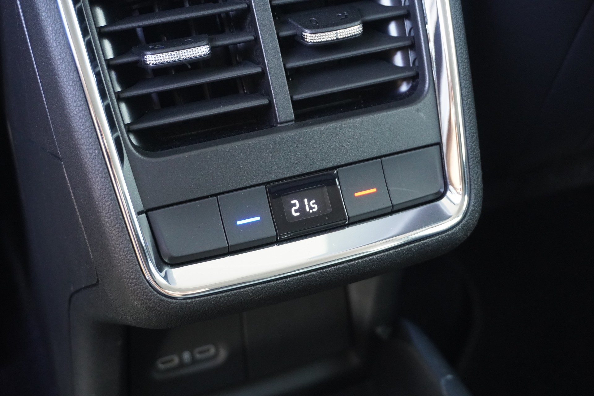 SKODA Enyaq iV 80-image-13