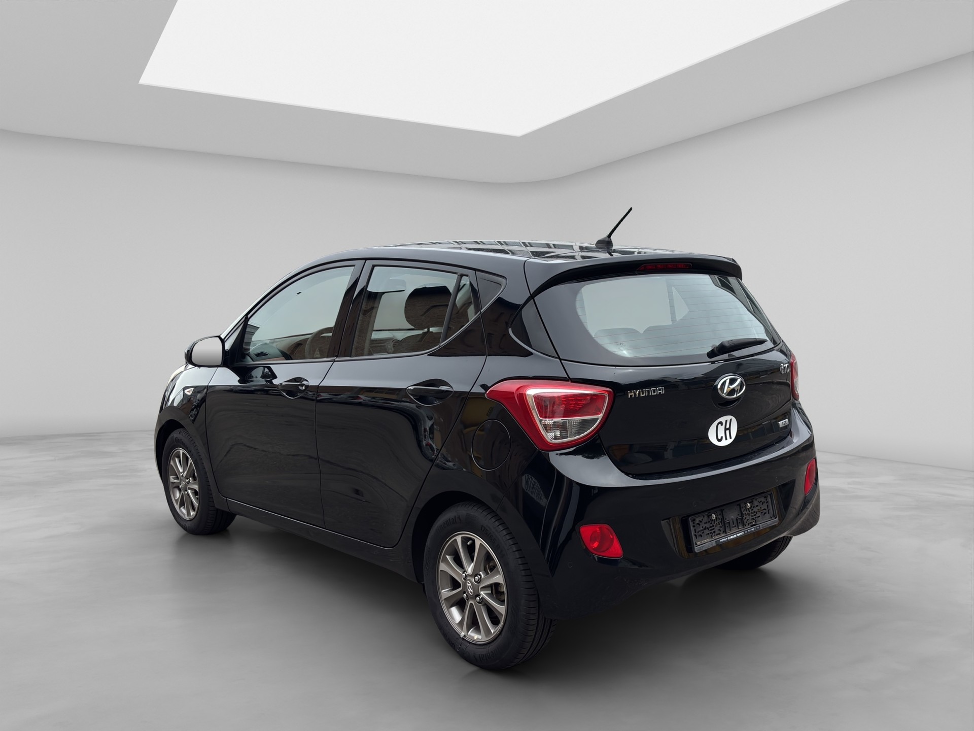 HYUNDAI i10 1.2 Style Automatic-showroom-element-3