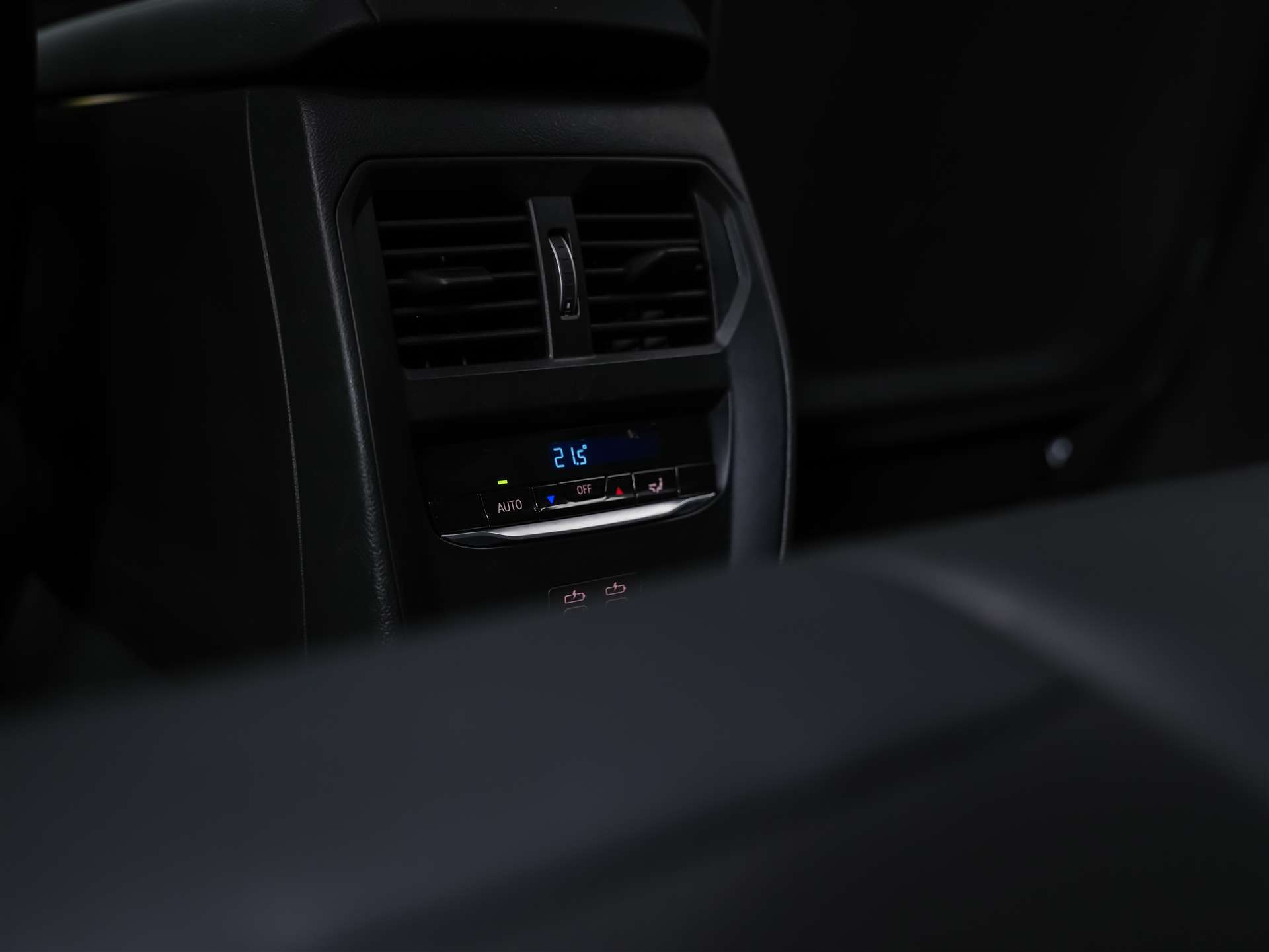 BMW M340i xDrive Steptronic M Sport Pro *Facelift*Werksgarantie*Lenkradheizung*Head Up Display*360° Kamera*-image-14