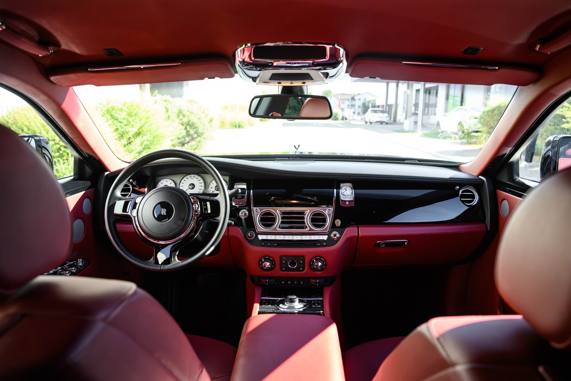 ROLLS-ROYCE Ghost 6.6 V12-image-9