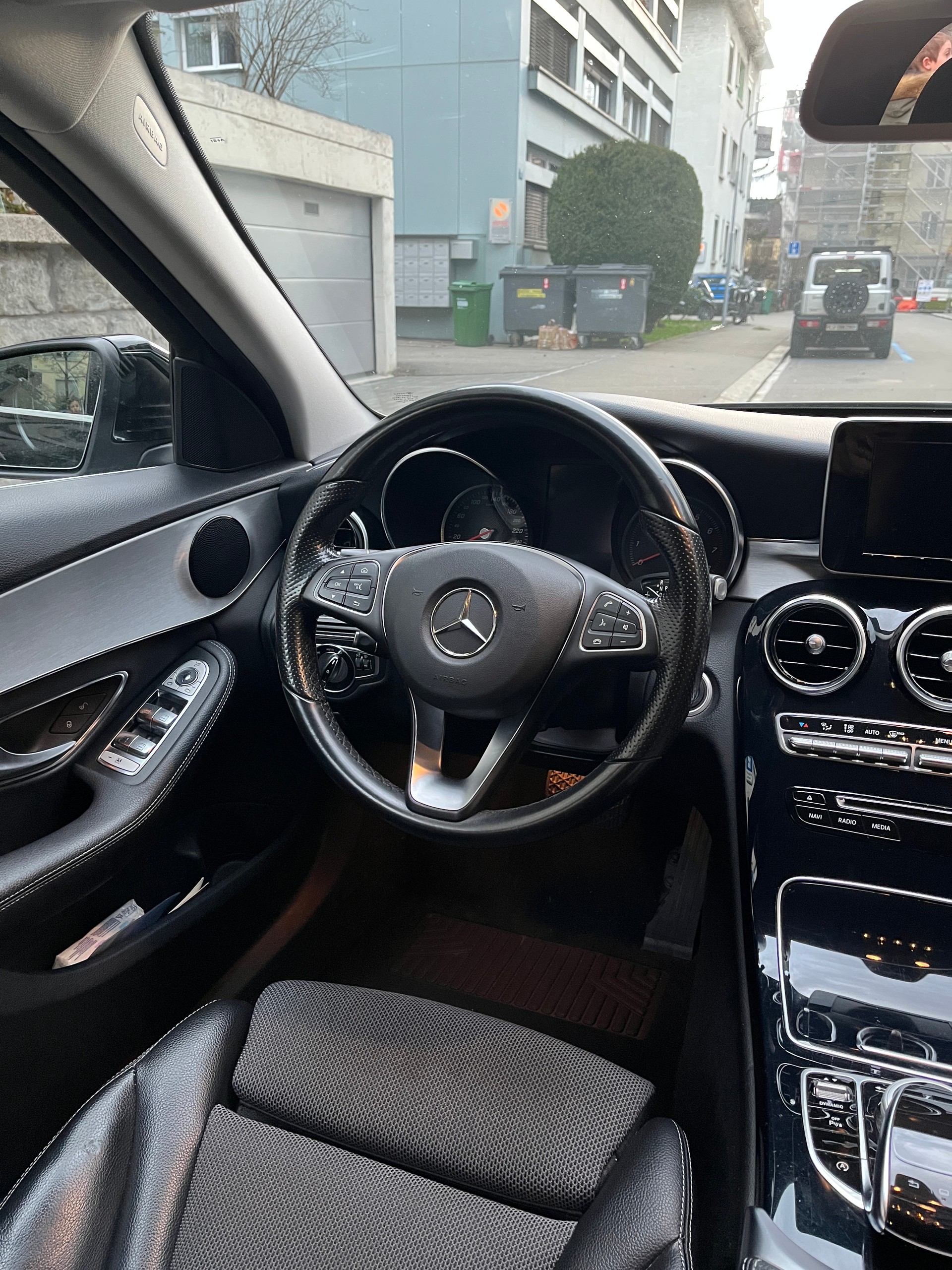 MERCEDES-BENZ C 180 Avantgarde-image-4