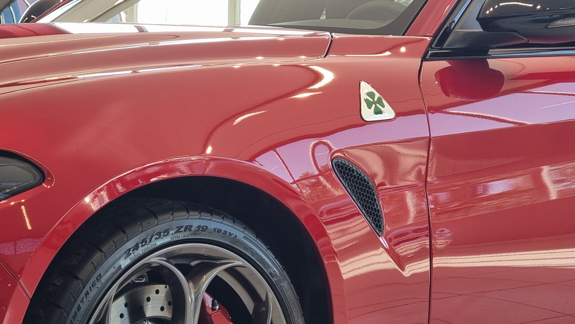 ALFA ROMEO Giulia 2.9 V6 Biturbo Quadrifoglio-showroom-element-2