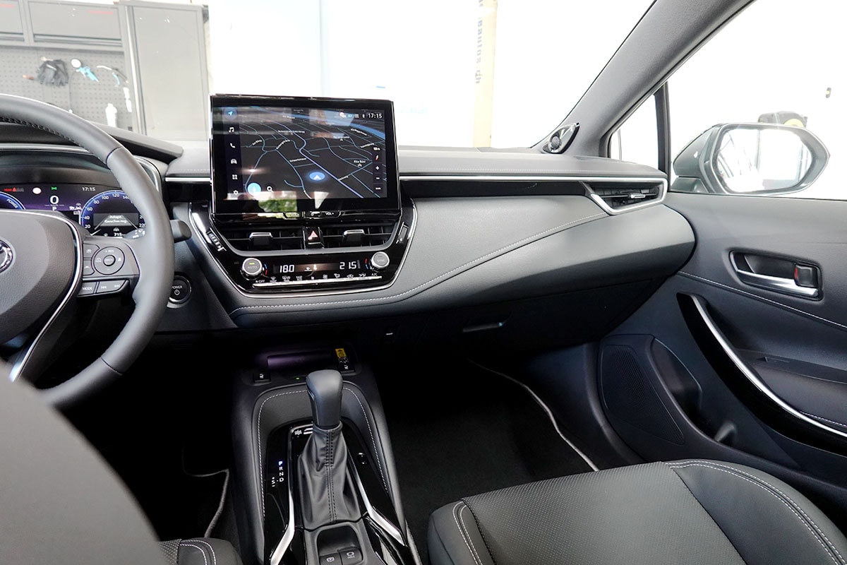 TOYOTA Corolla 2.0 HSD Premiumt e- CVT, Vollleder, Panorama-image-9
