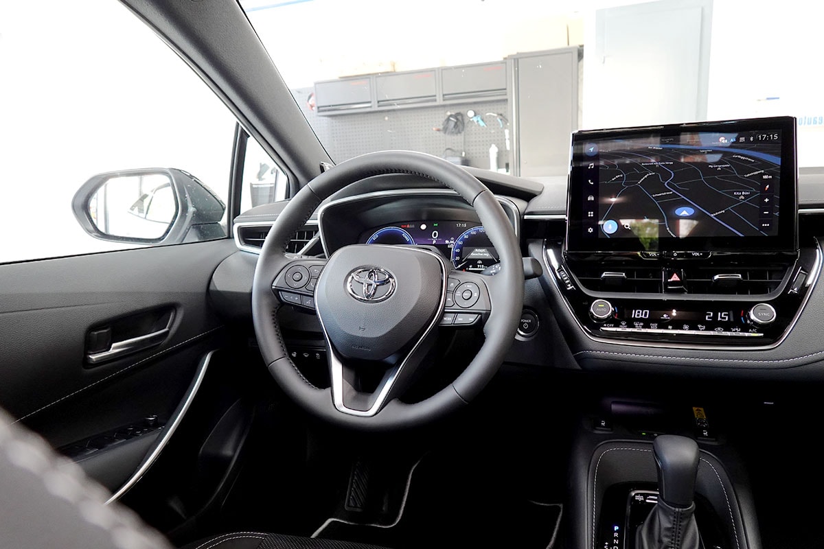 TOYOTA Corolla 2.0 HSD Premiumt e- CVT, Vollleder, Panorama-image-7