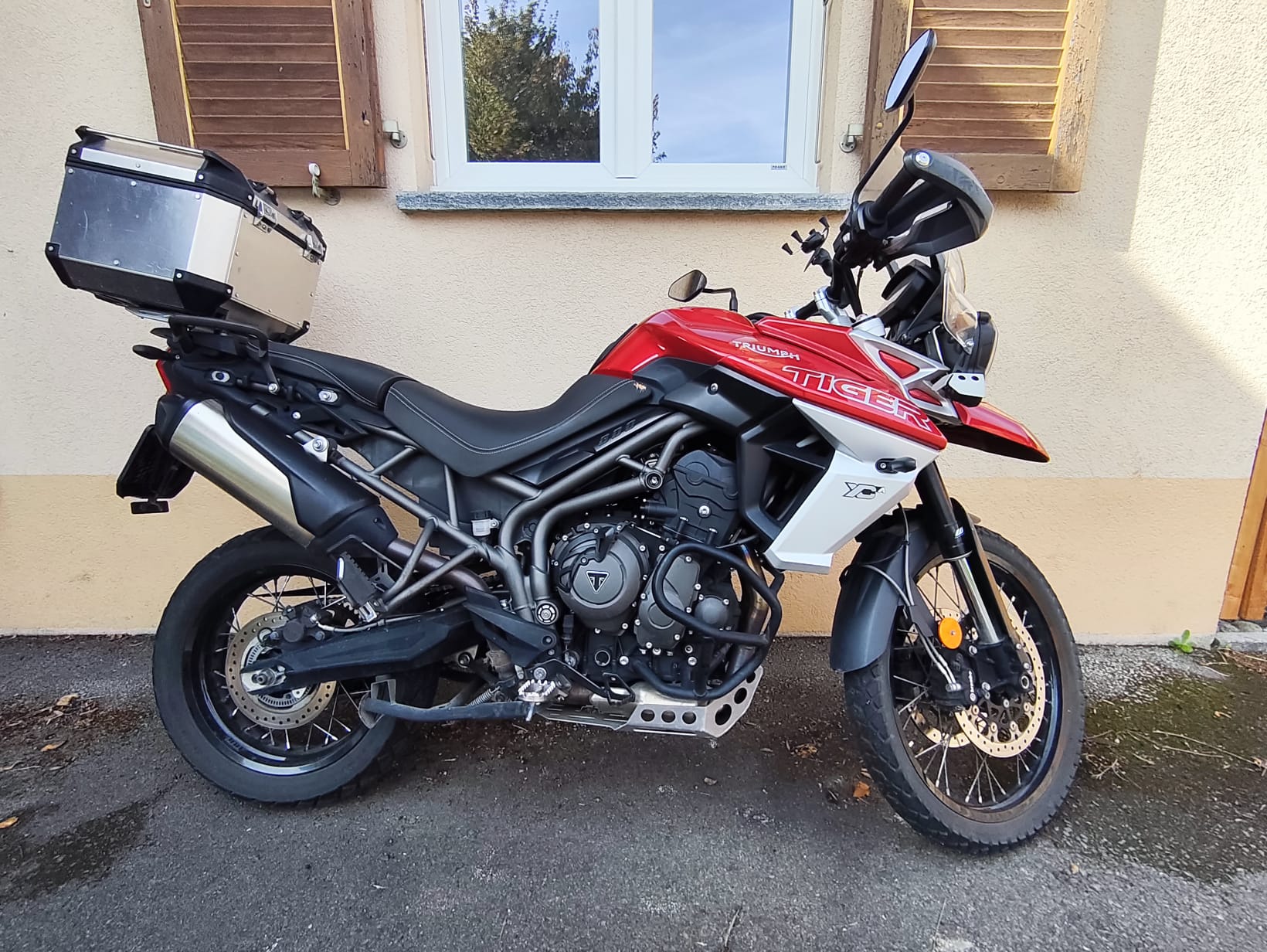 TRIUMPH Tiger 800 XCa ABS-image-0