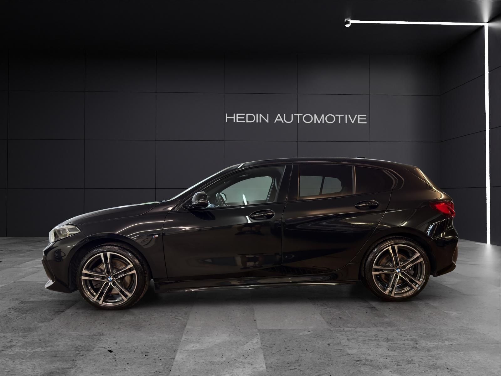 BMW 120d xDrive-showroom-element-1