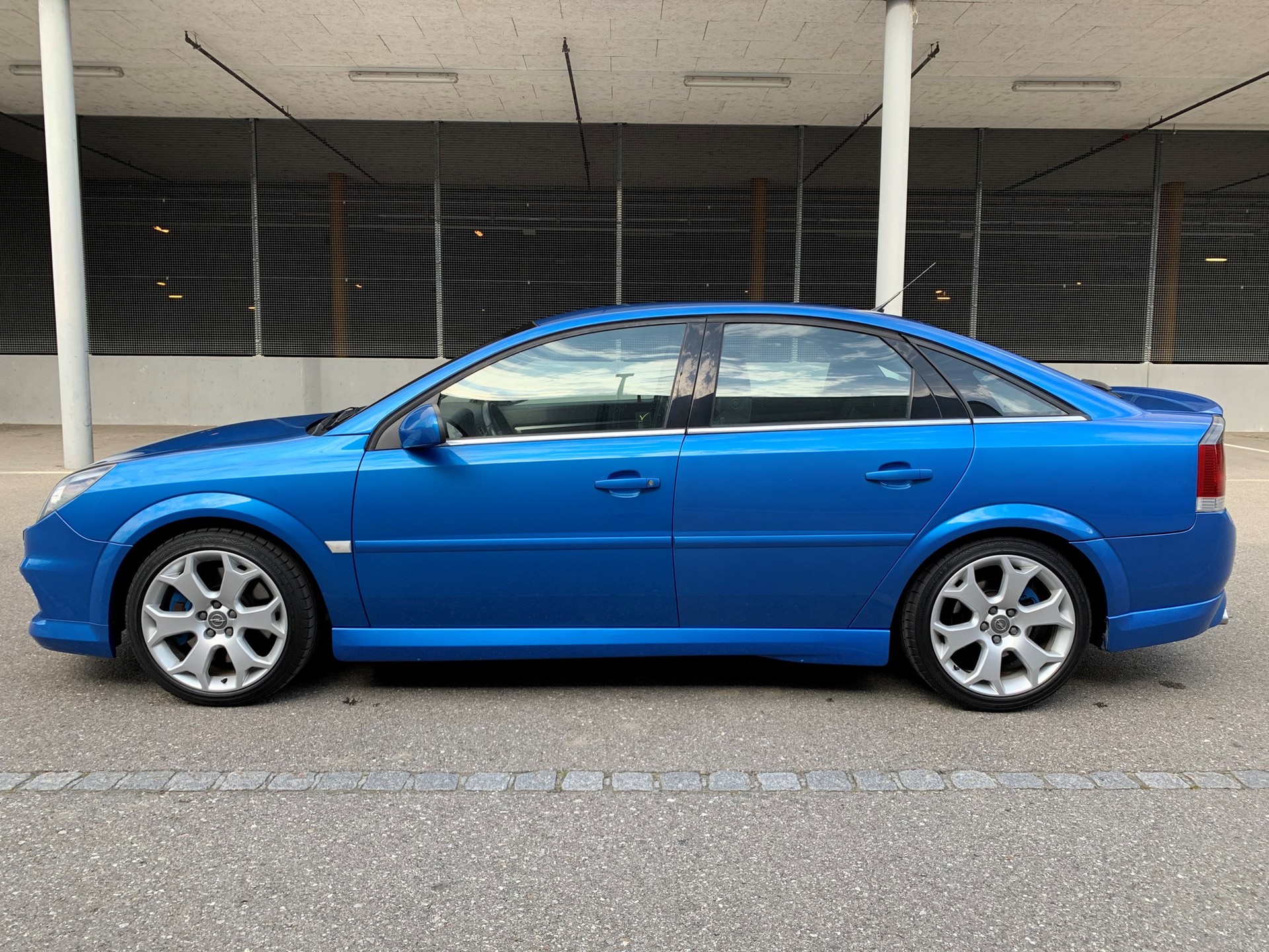 OPEL Vectra 2.8 Turbo V6 OPC-image-6