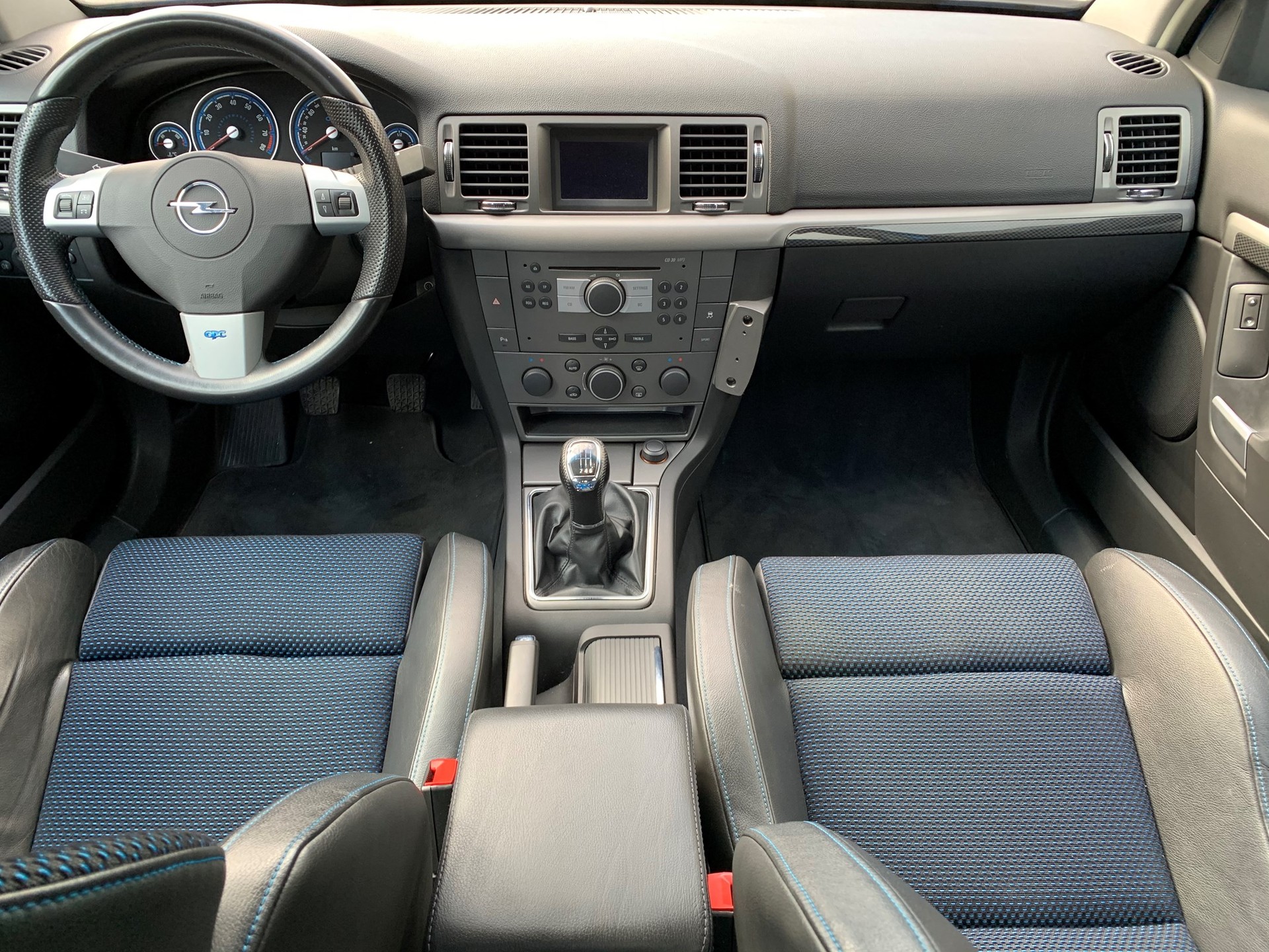 OPEL Vectra 2.8 Turbo V6 OPC-image-10