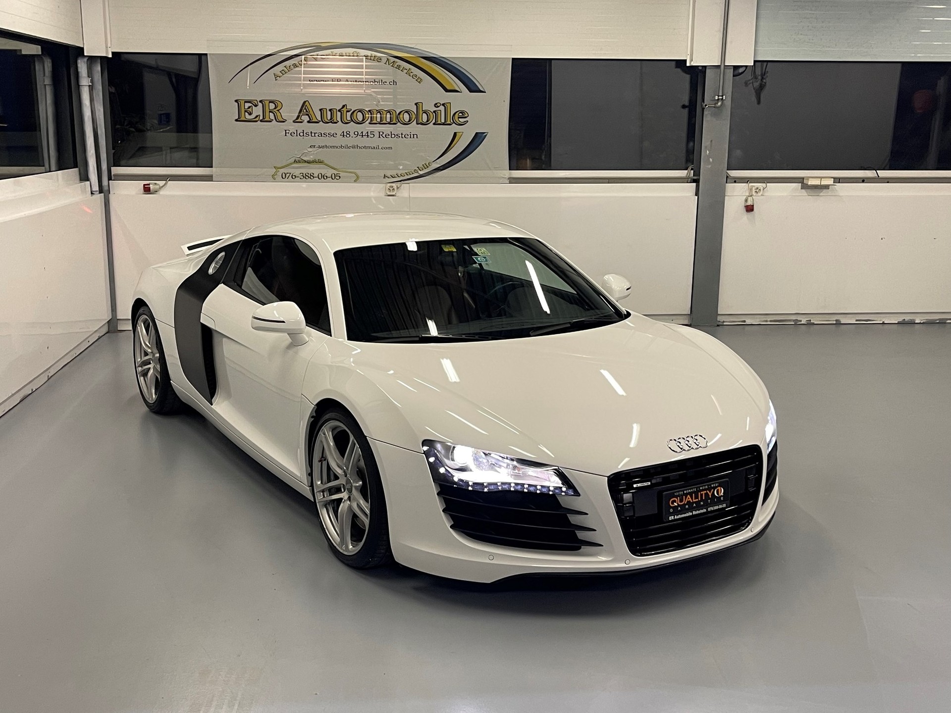 AUDI R8 Coupé 4.2-image-2