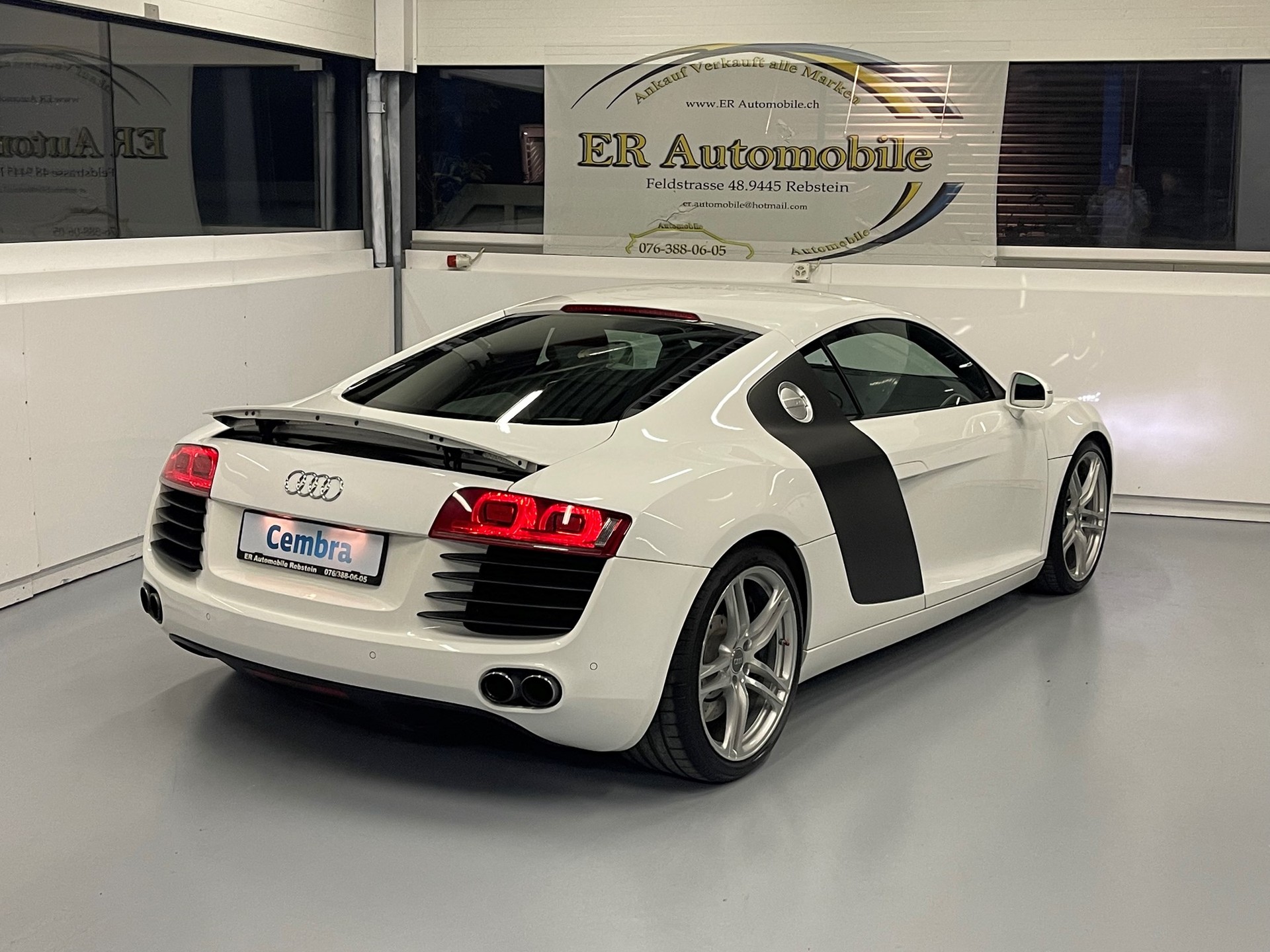 AUDI R8 Coupé 4.2-image-7