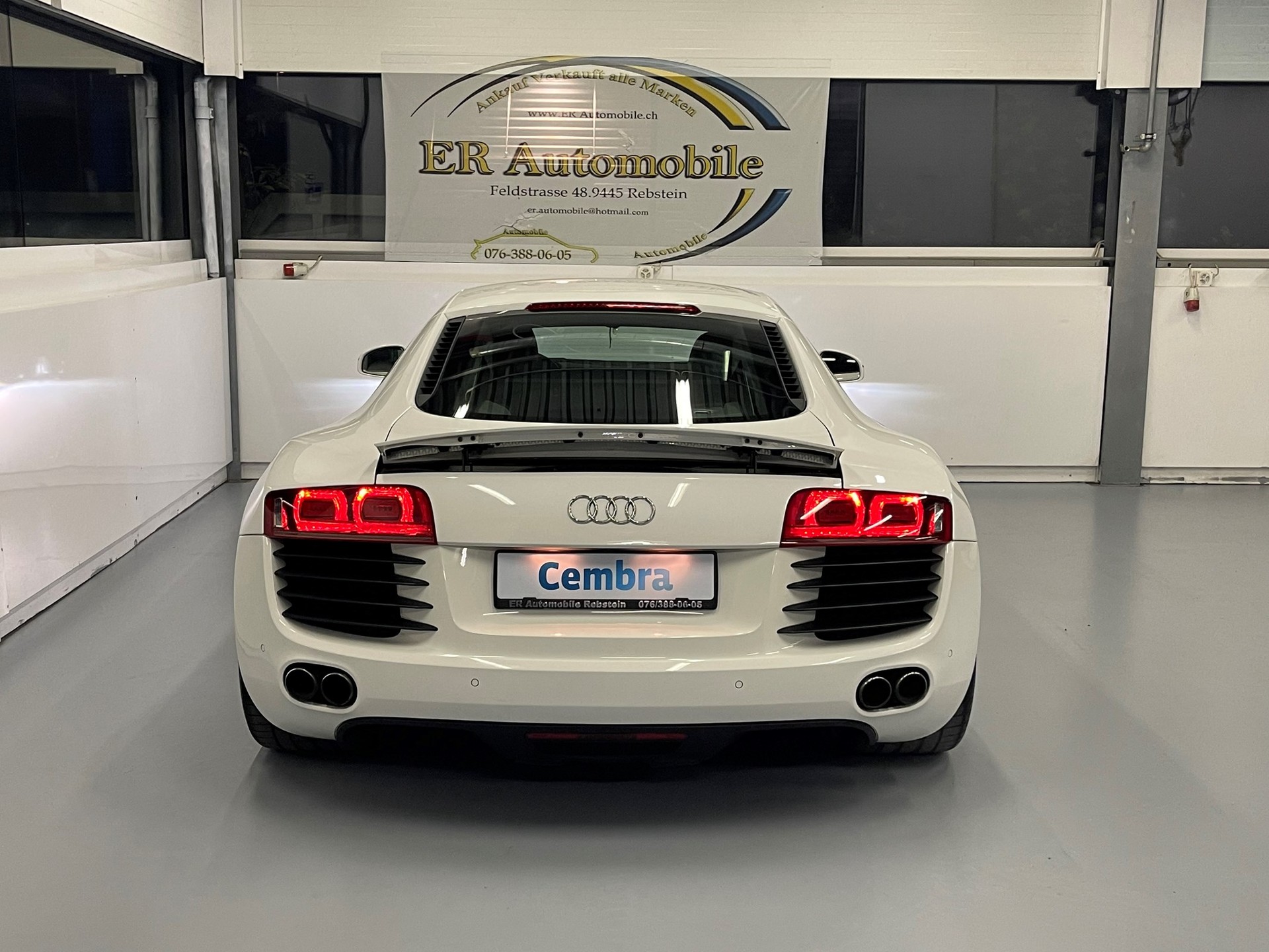 AUDI R8 Coupé 4.2-image-9