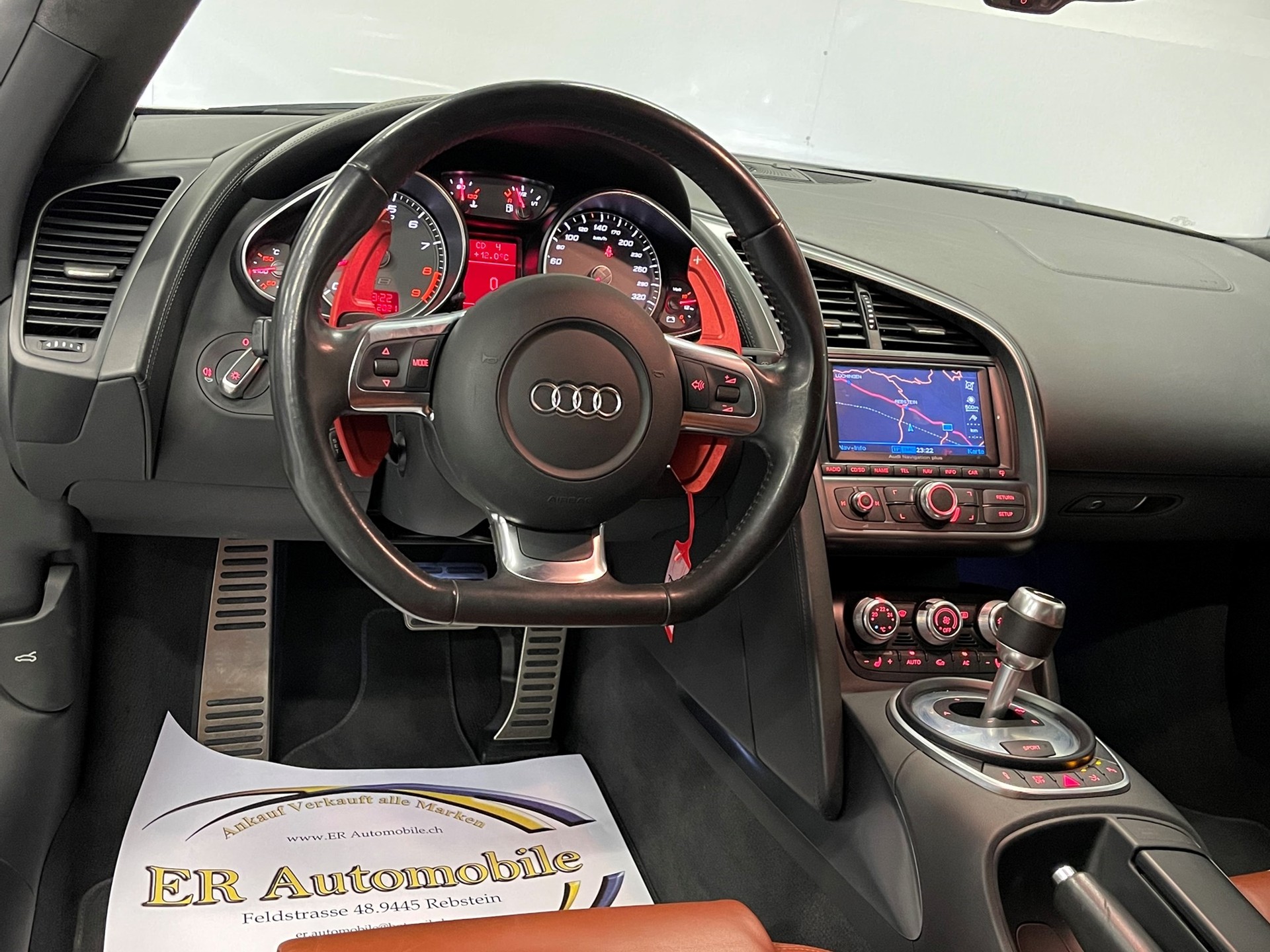 AUDI R8 Coupé 4.2-image-12