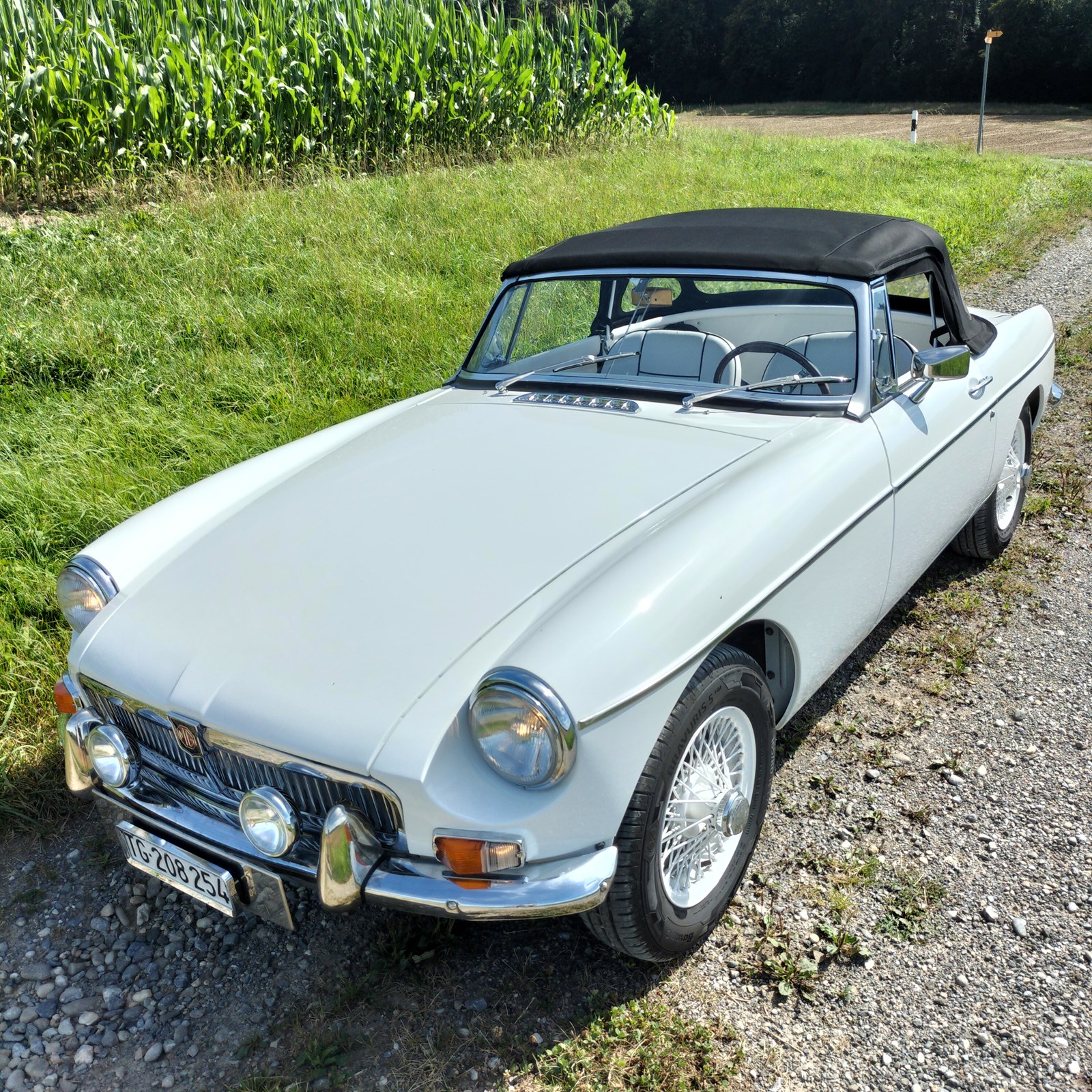 MG MGB Roadster-image-1