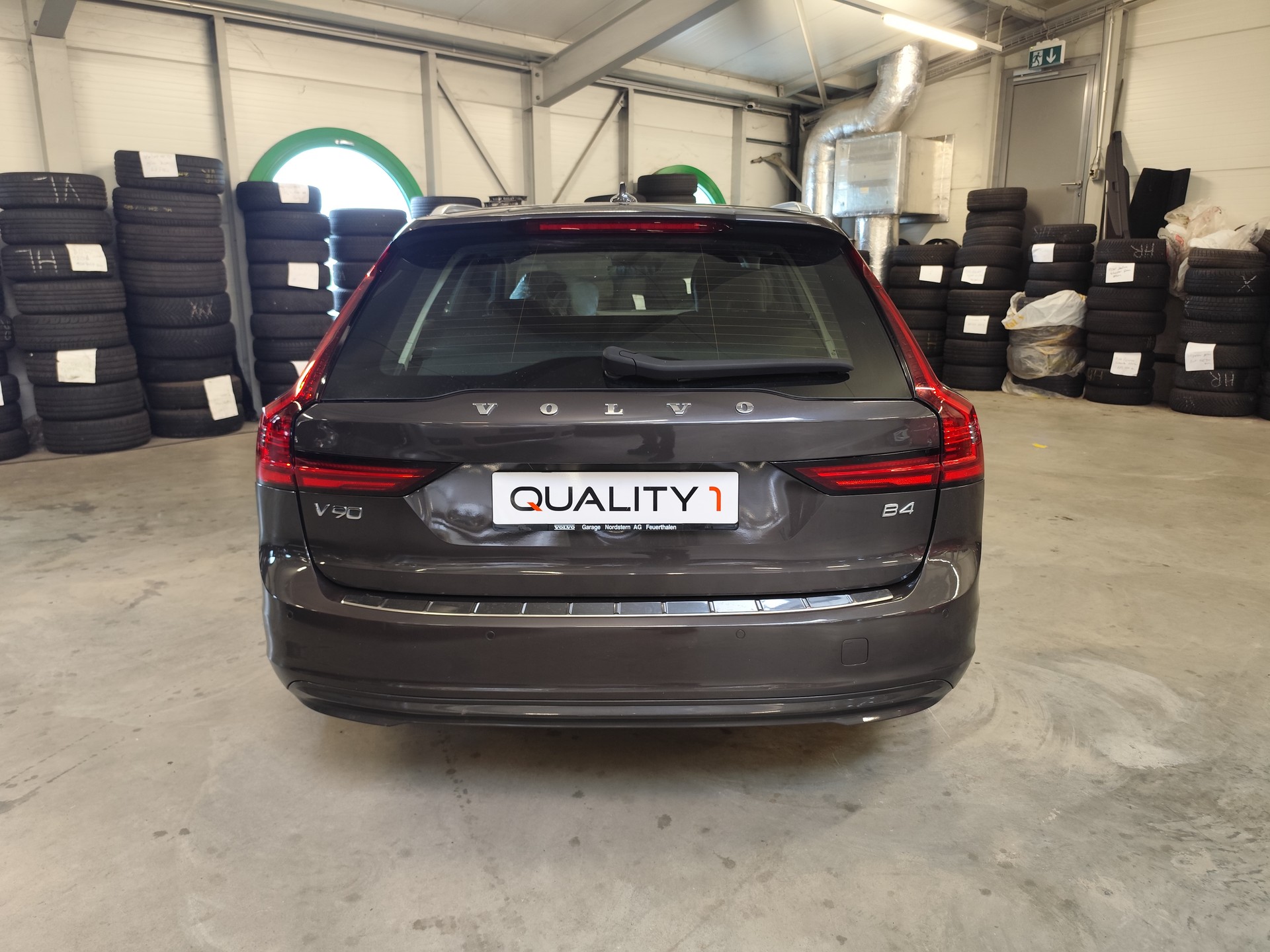 VOLVO V90 B4 Benzin Mild Hybrid Momentum Geartronic-image-3