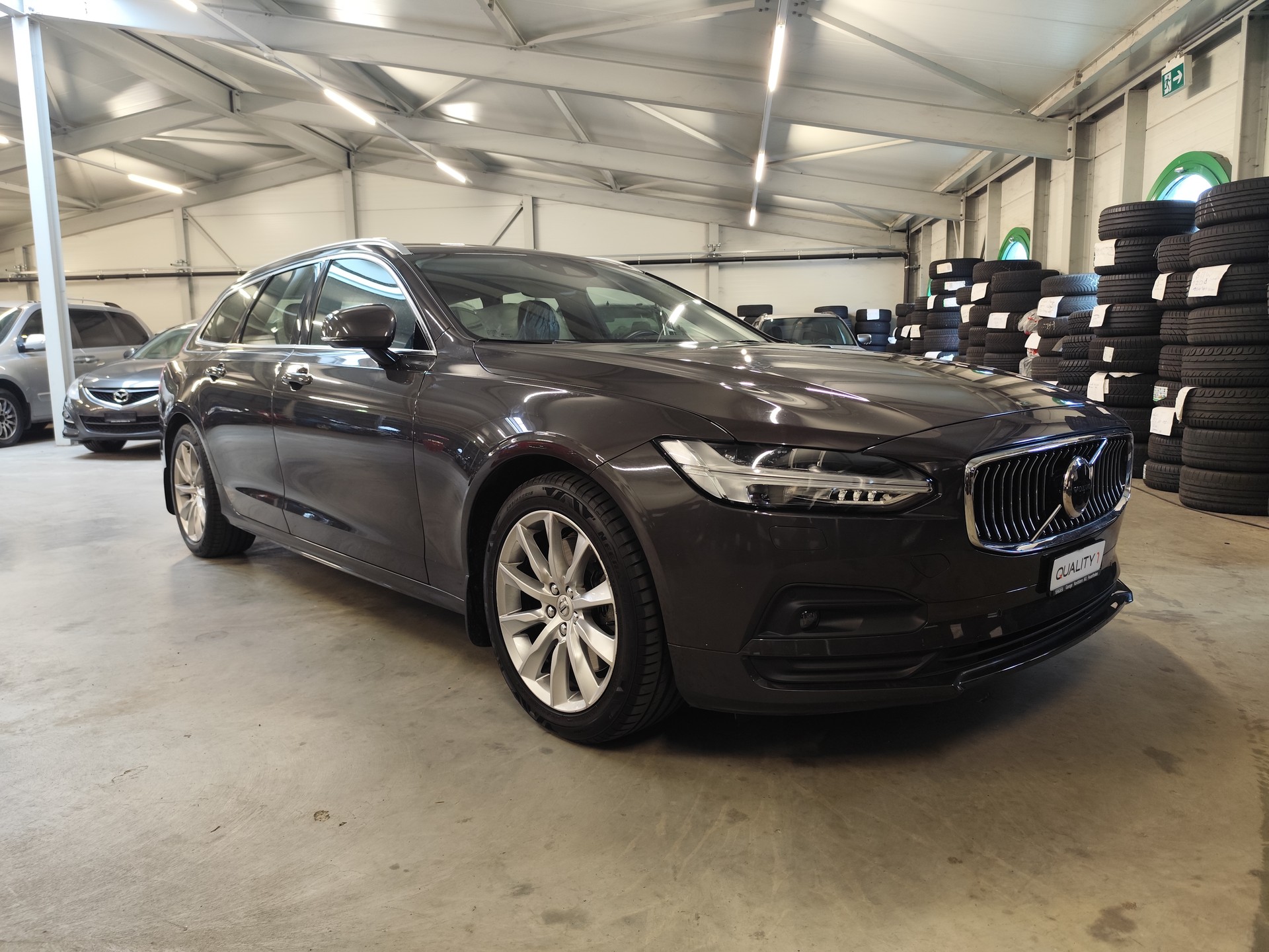 VOLVO V90 B4 Benzin Mild Hybrid Momentum Geartronic-image-1