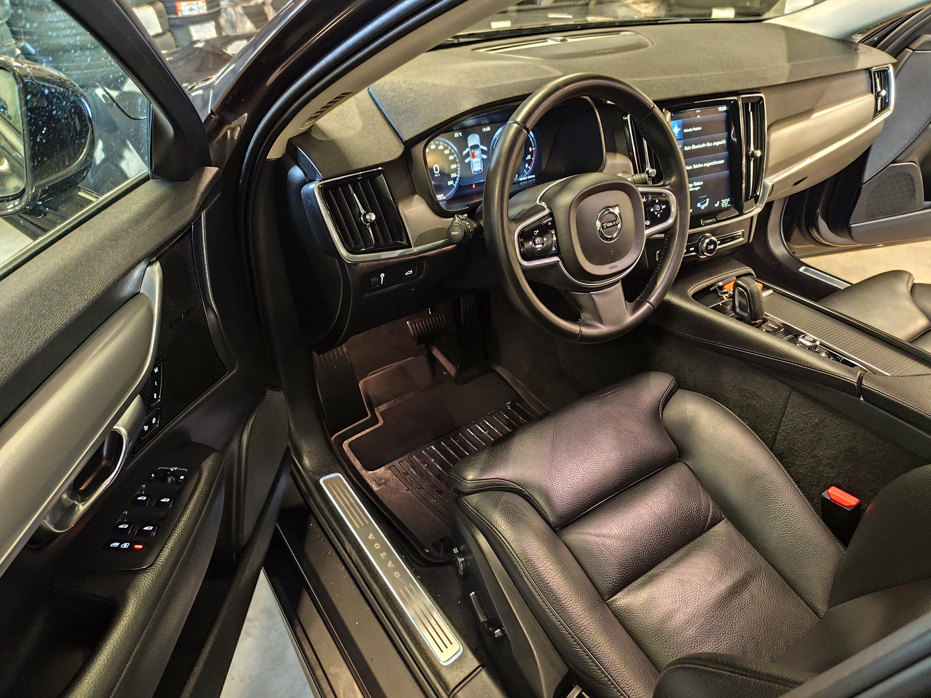 VOLVO V90 B4 Benzin Mild Hybrid Momentum Geartronic-image-9