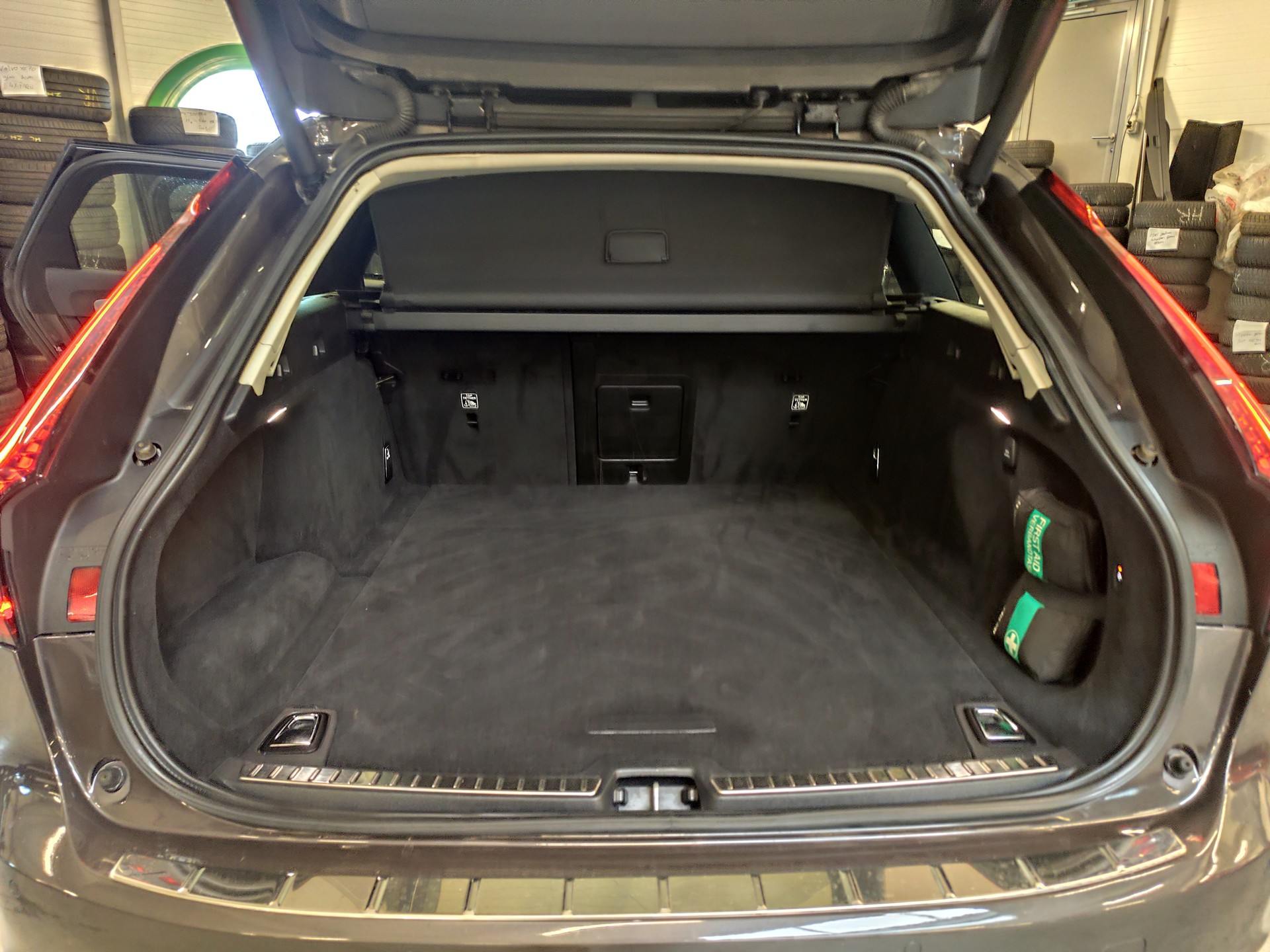 VOLVO V90 B4 Benzin Mild Hybrid Momentum Geartronic-image-10