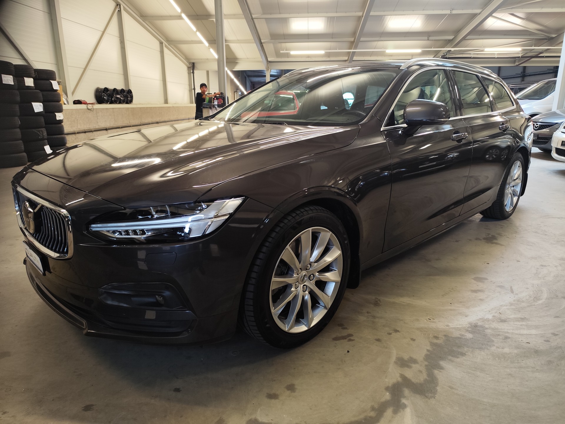 VOLVO V90 B4 Benzin Mild Hybrid Momentum Geartronic-image-5