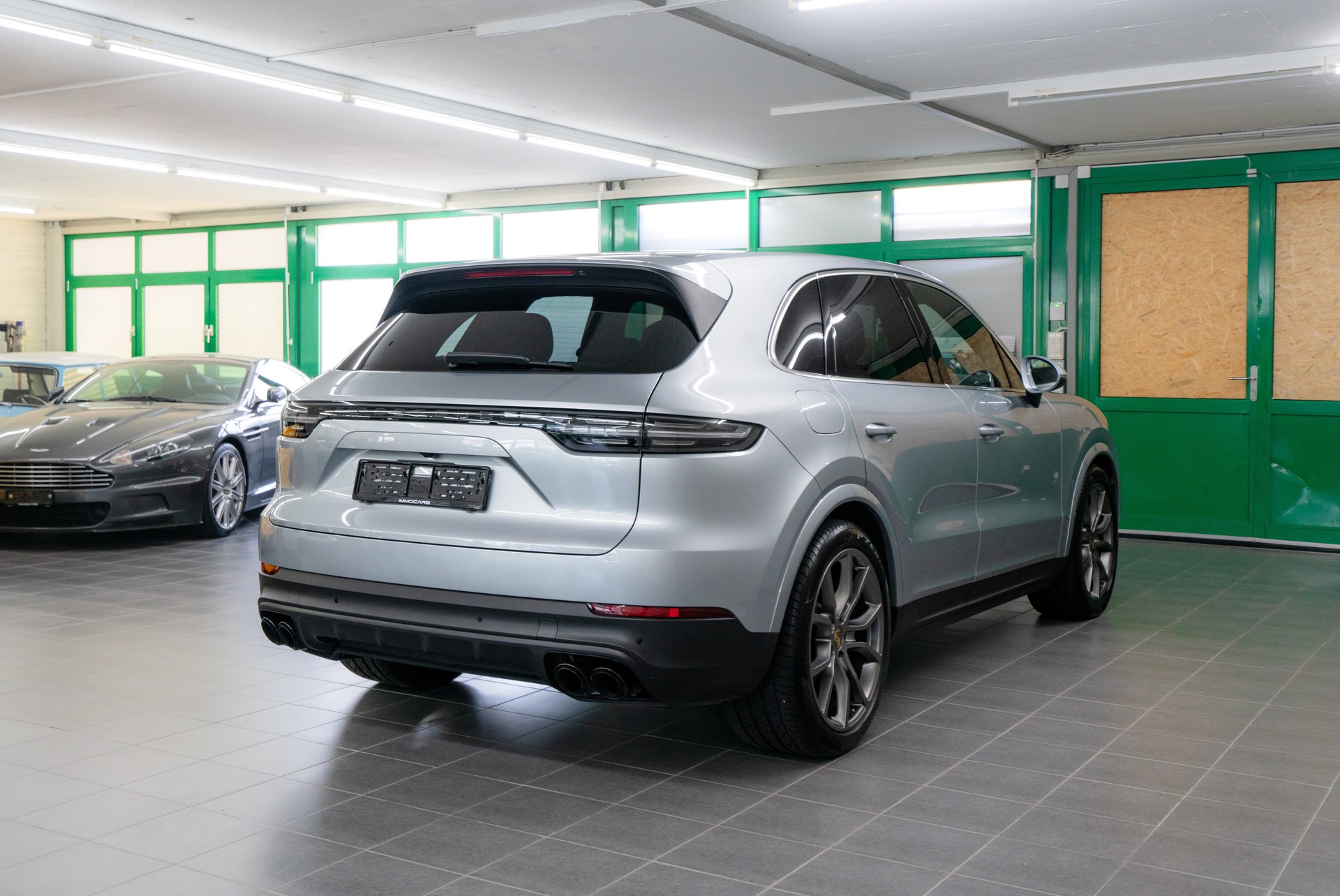 PORSCHE Cayenne S-image-5