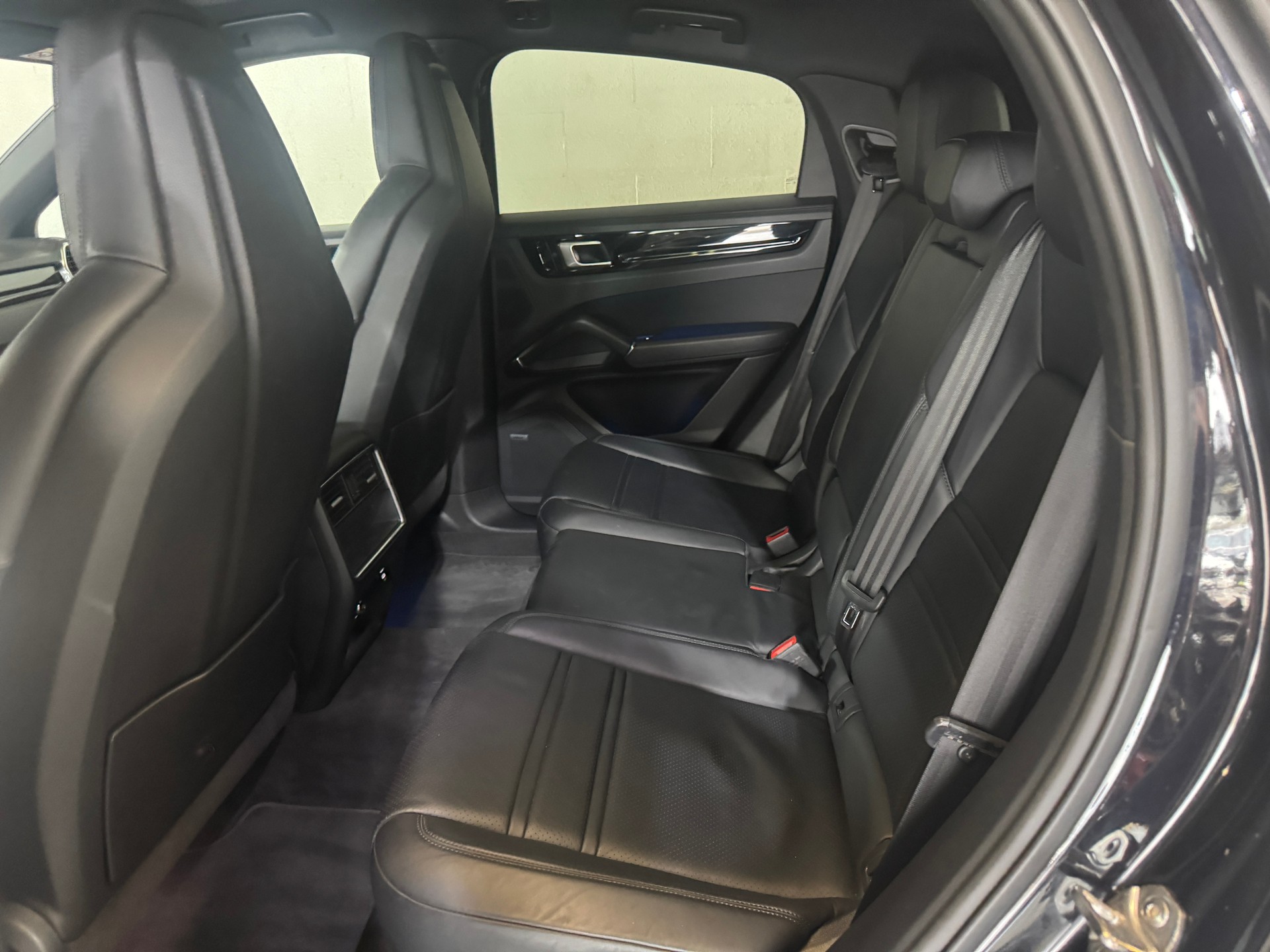 PORSCHE Cayenne S Coupé-image-8
