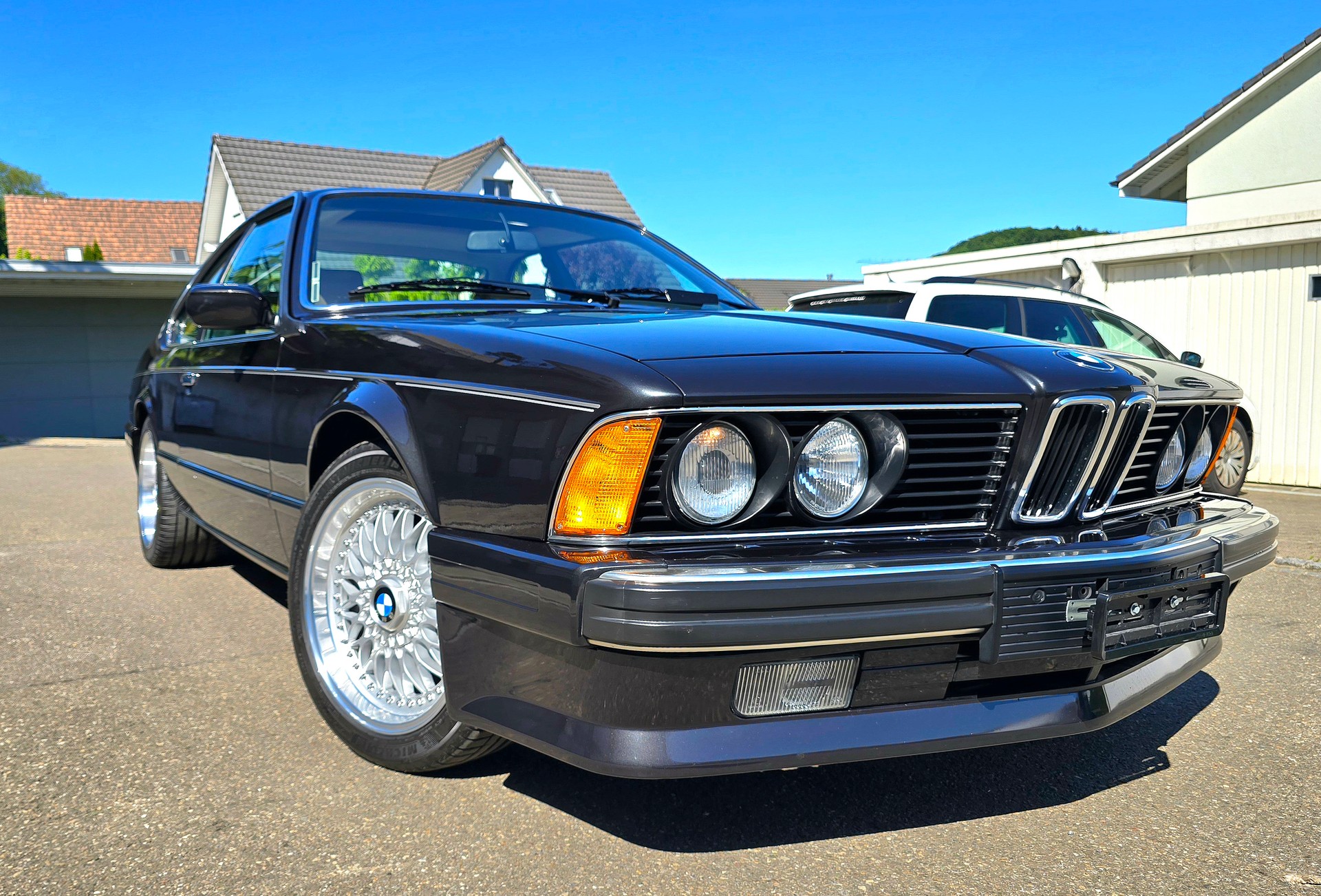 BMW 635CSi-image-2