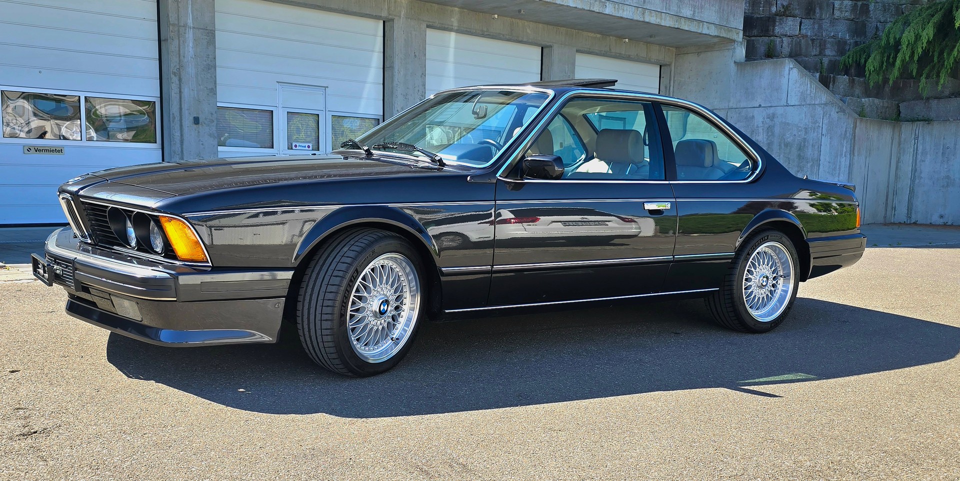 BMW 635CSi-image-5