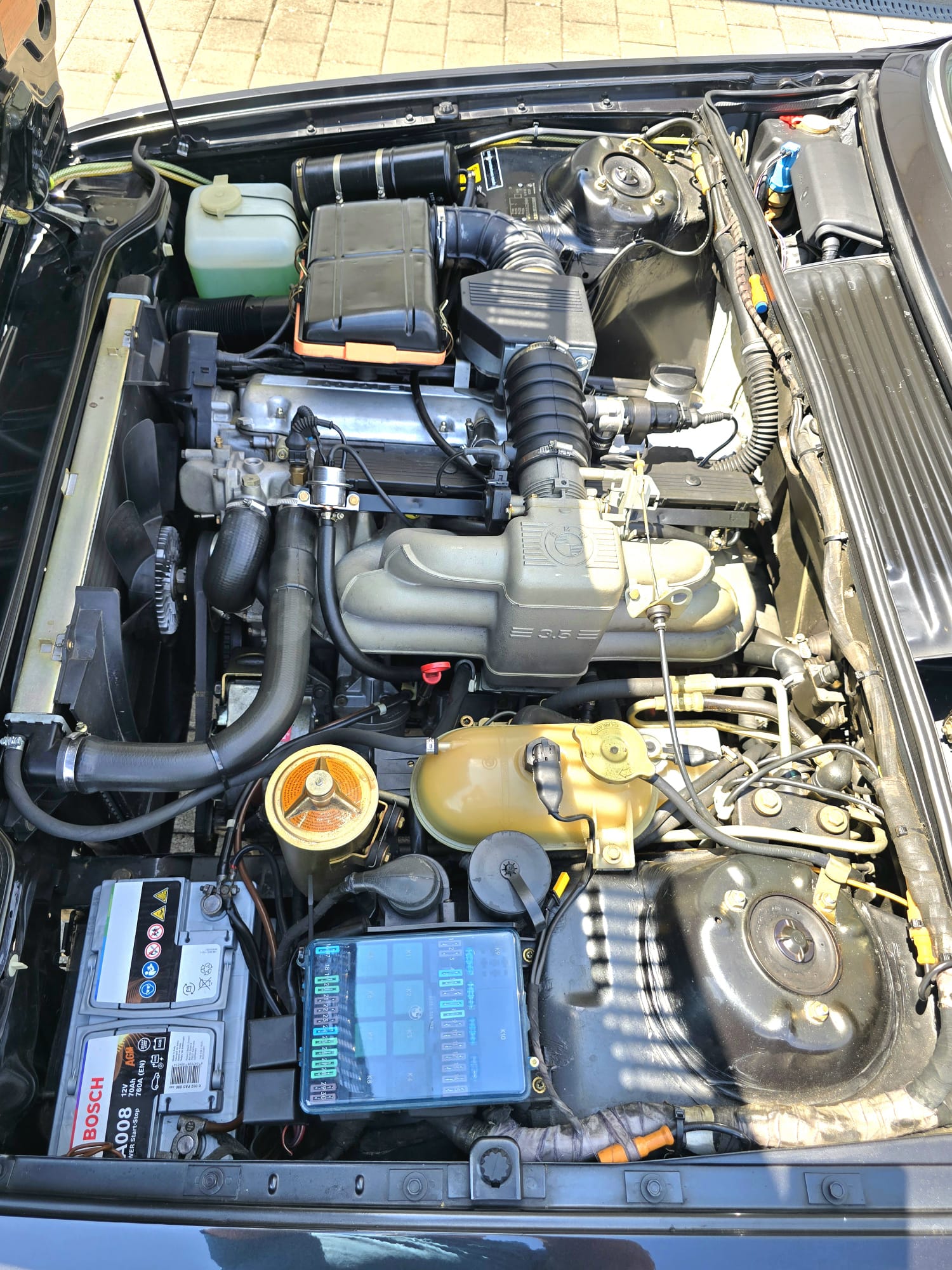 BMW 635CSi-image-10