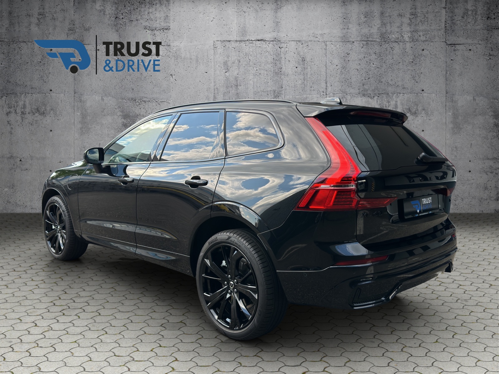 VOLVO XC60 T6 eAWD PluginHybrid Xcentric Geartronic-showroom-element-3