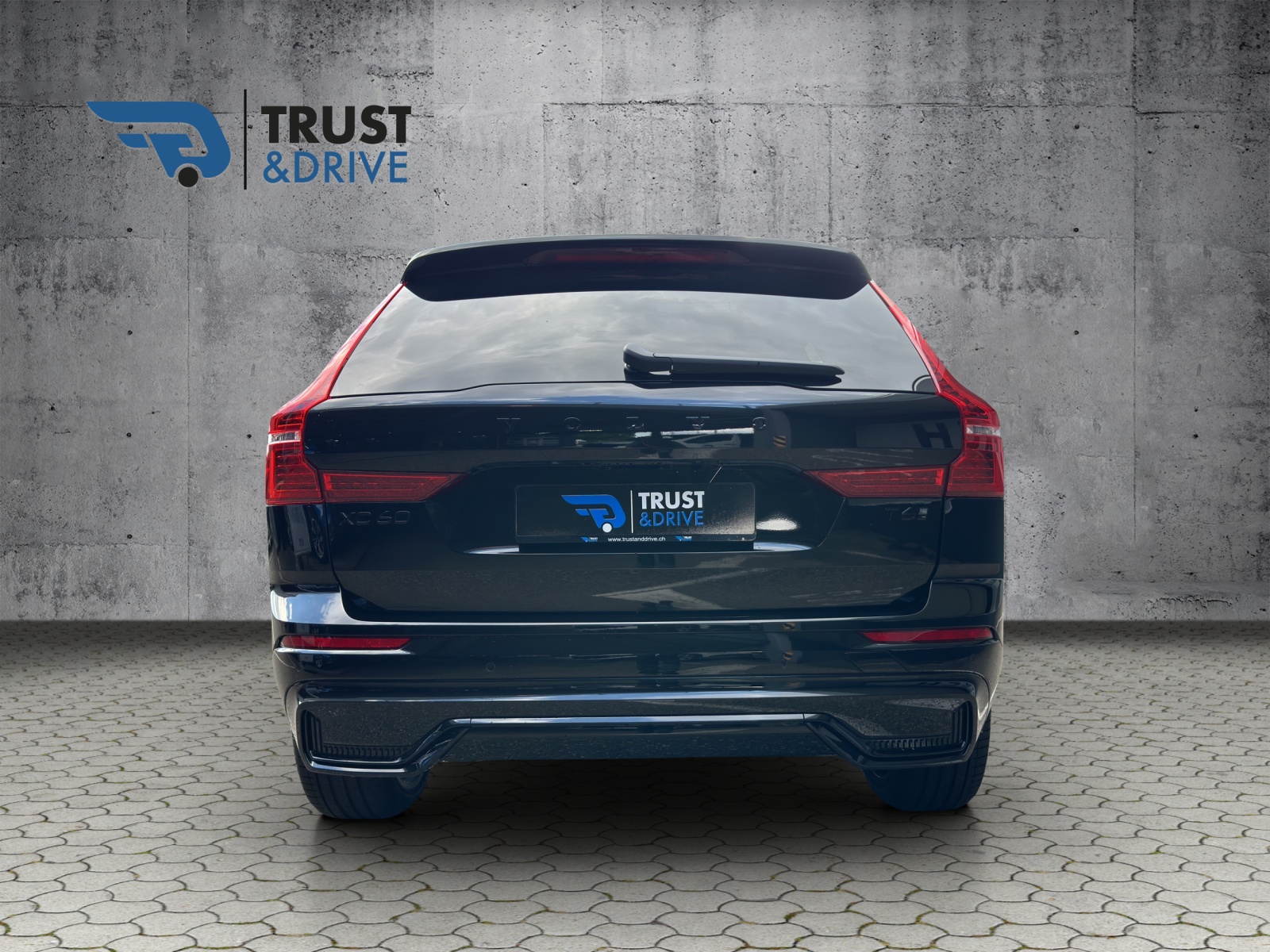 VOLVO XC60 T6 eAWD PluginHybrid Xcentric Geartronic-image-4