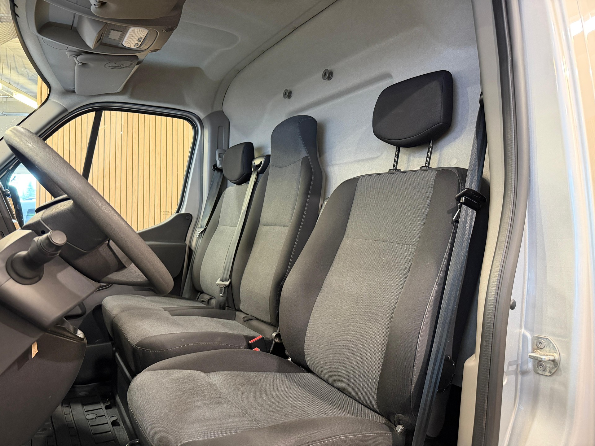NISSAN Interstar dCi 110 3.5 L2H2 N-Connecta-image-12