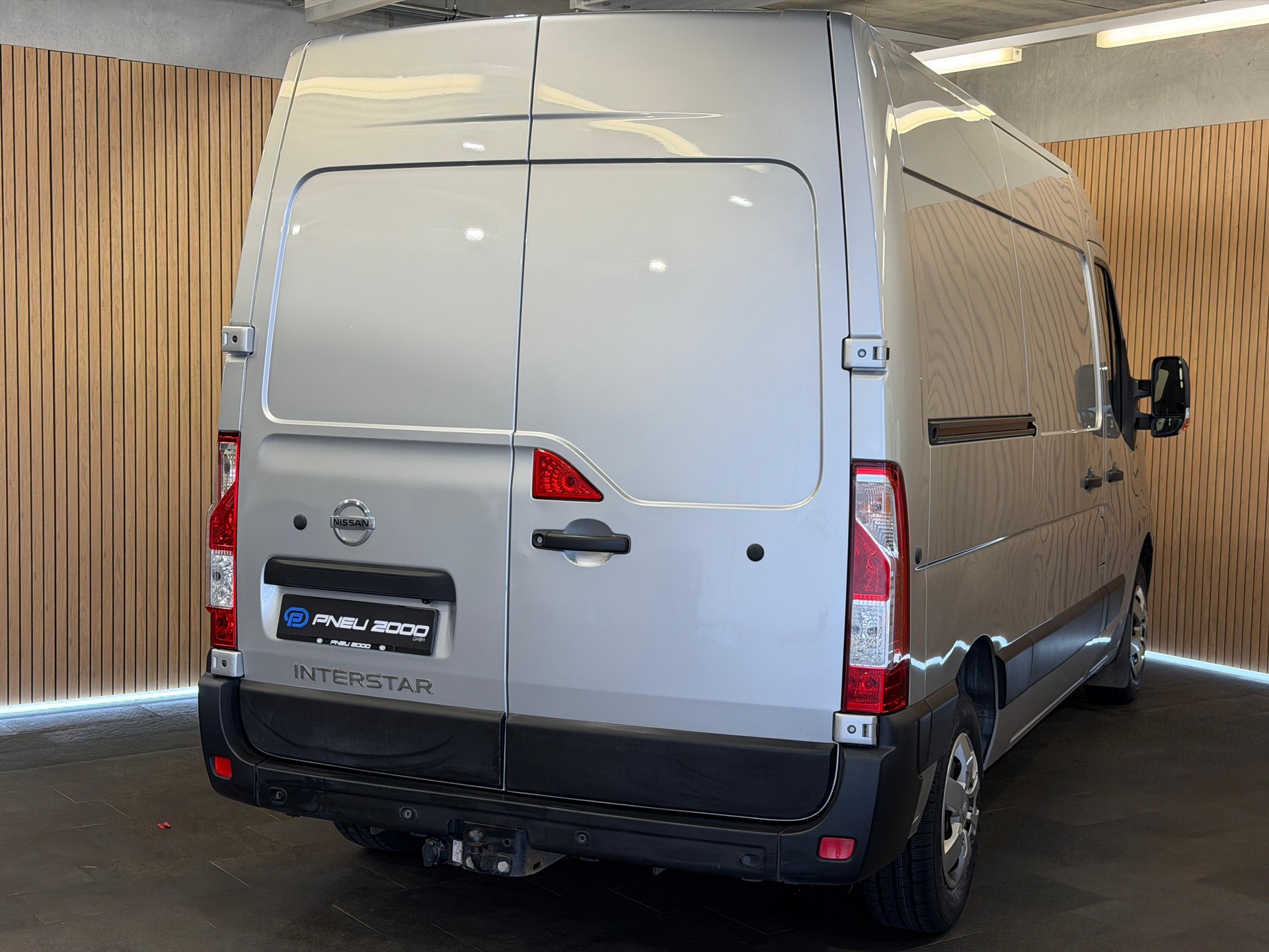 NISSAN Interstar dCi 110 3.5 L2H2 N-Connecta-showroom-element-1