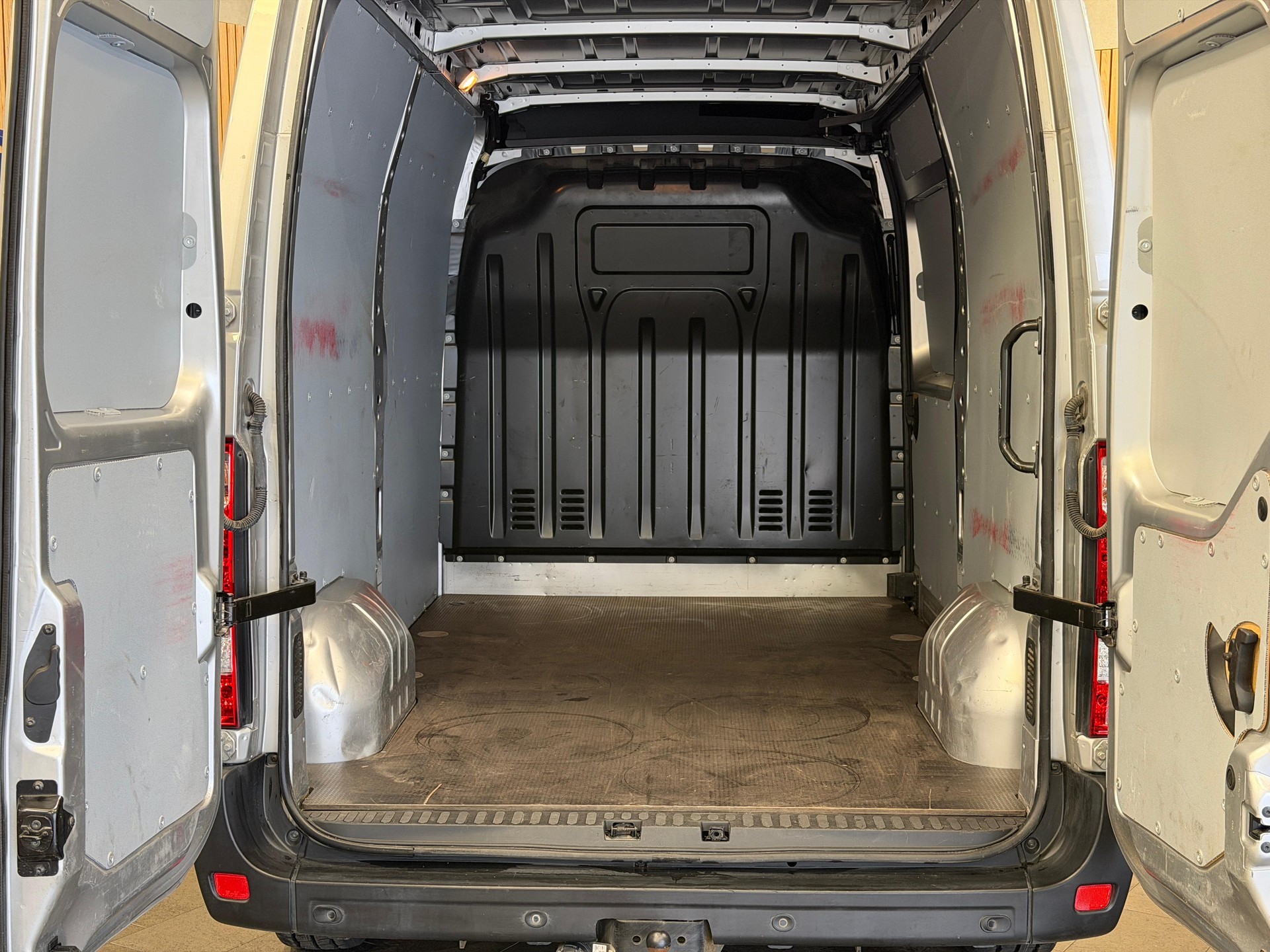 NISSAN Interstar dCi 110 3.5 L2H2 N-Connecta-showroom-element-3