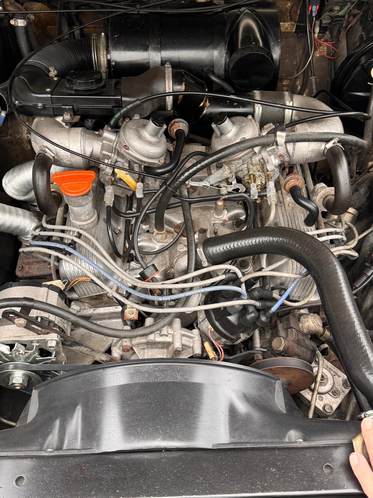 LAND ROVER 90-V8-image-5